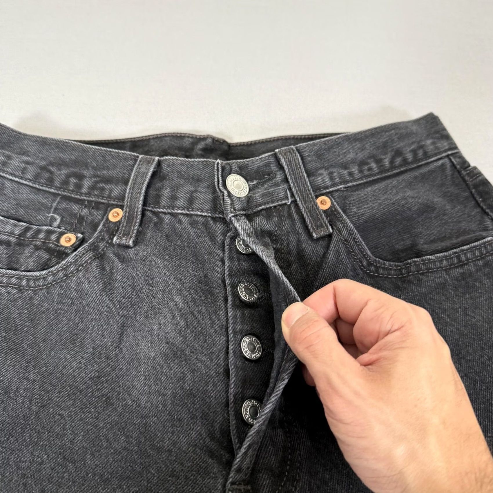Levi's VINTAGE Levi's Jeans Mens 30x32 Black 501 Straight Fit Denim Pants Western 90s Mens Size US 30 / EU 46 - 3 Thumbnail