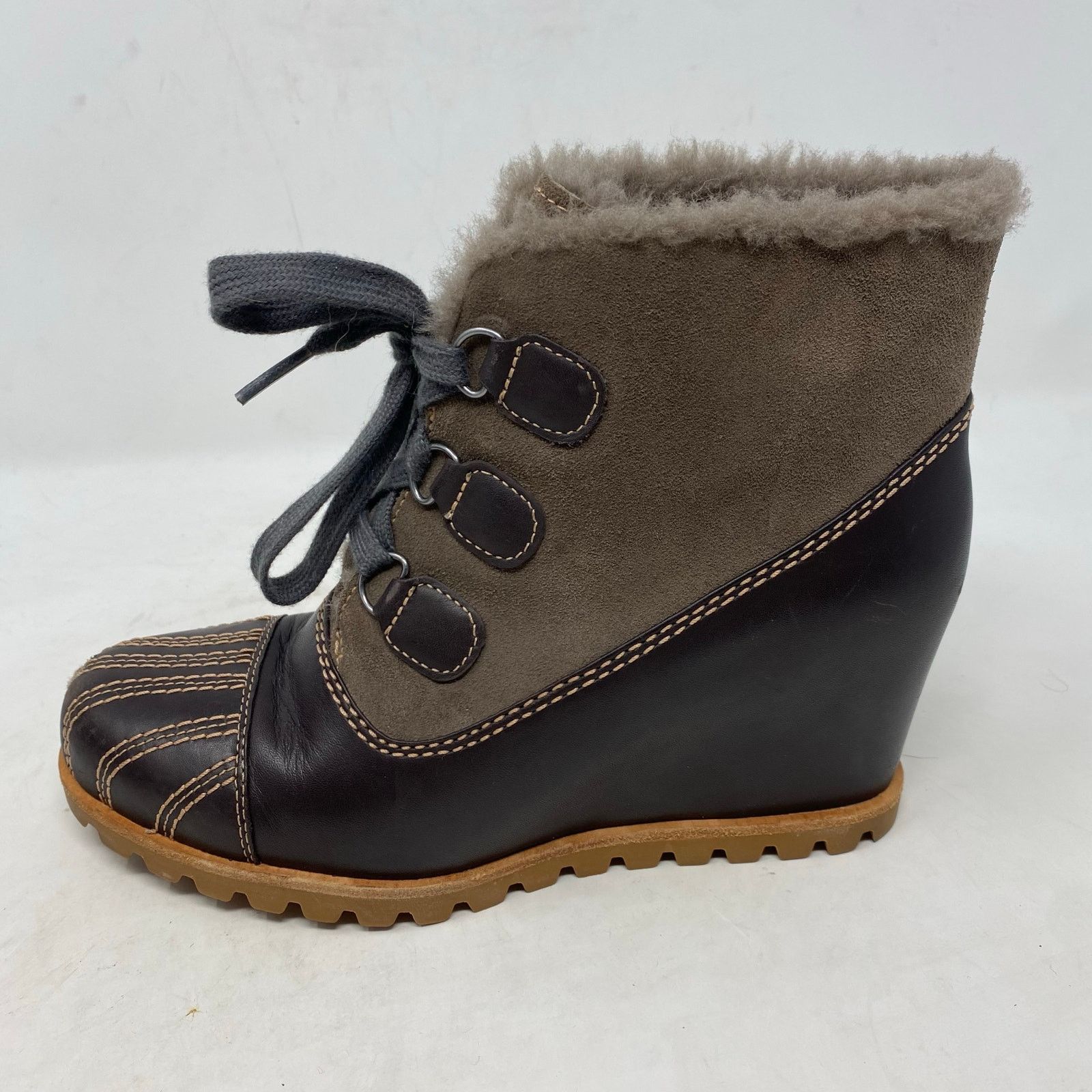 Ugg UGG Alasdair Waterproof Suede Wedge Booties Women Size 7.5 Size US 7.5 / IT 37.5 - 2 Thumbnail
