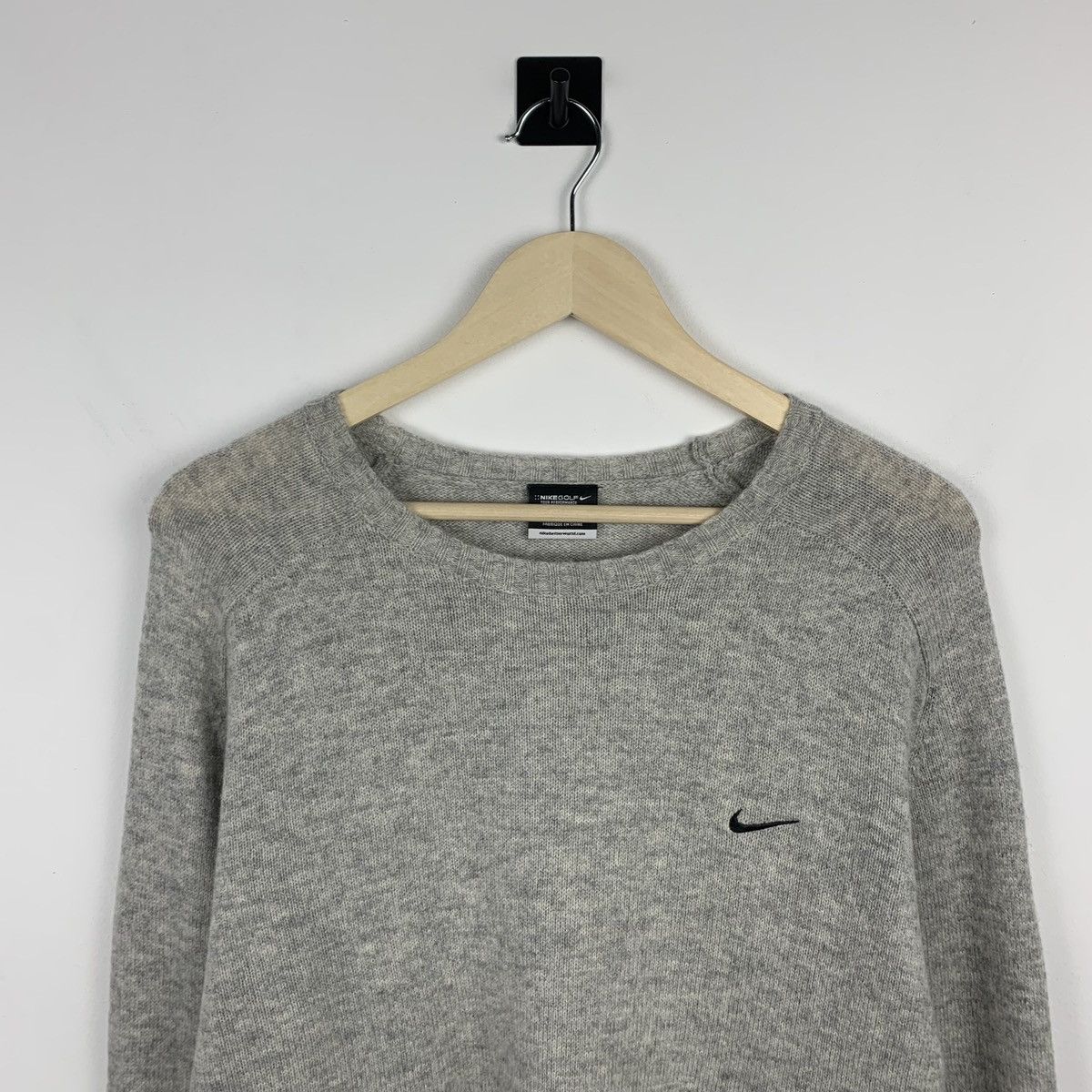 Nike Vintage Nike Swoosh Wool Sweater Gray Size XL Long Sleeve Size US XL / EU 56 / 4 - 6 Thumbnail