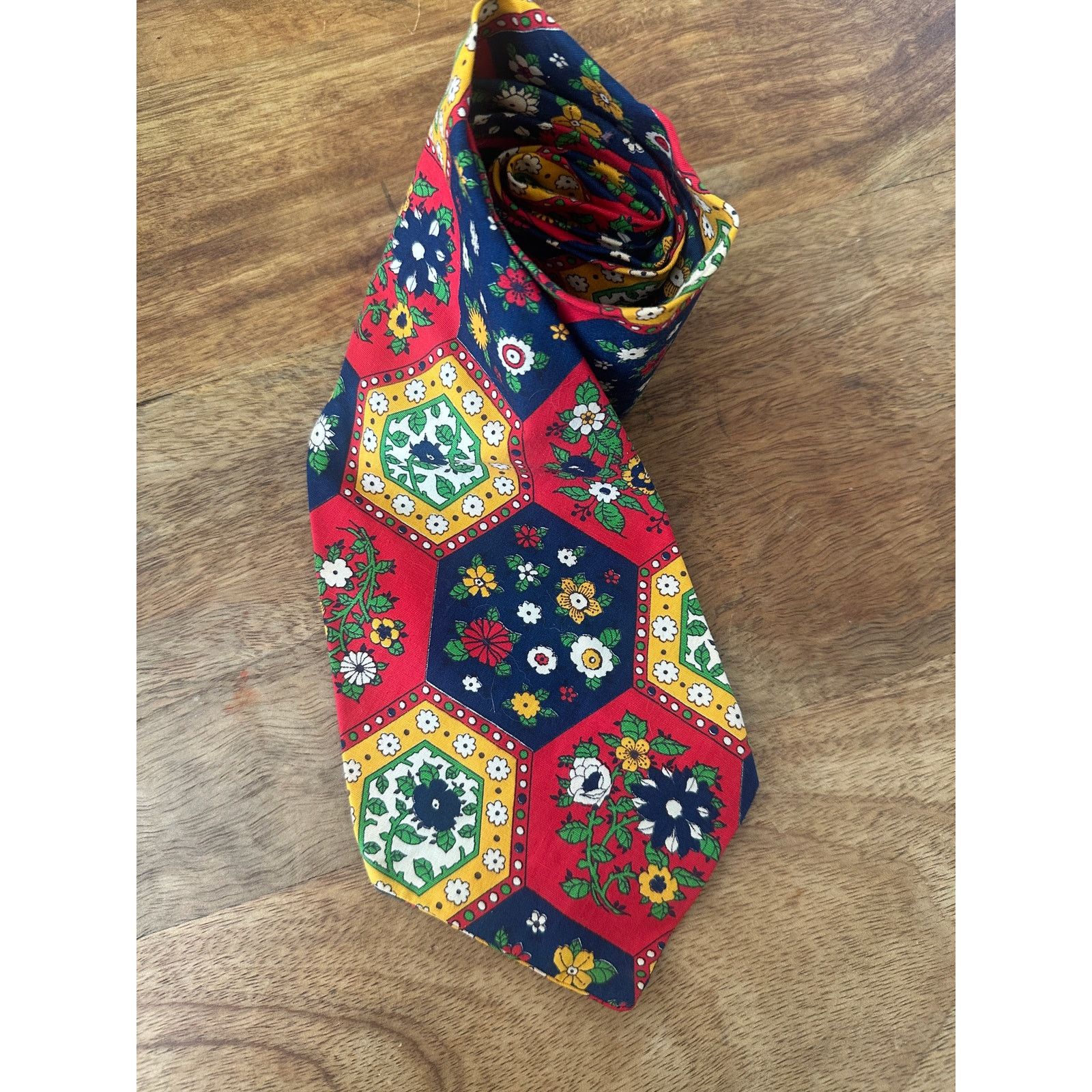 Vintage Vintage 1960s Men's Flower Power Wide Mod Tie Neck Tie Size ONE SIZE - 3 Thumbnail
