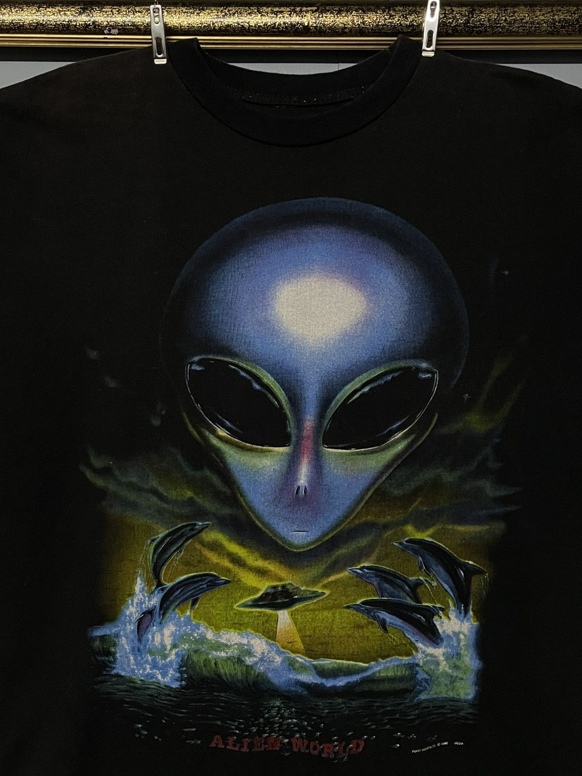 Vintage Vintage 1990s Japan Designer Alien World Sunfaded Tshirt Size US M / EU 48-50 / 2 - 3 Thumbnail