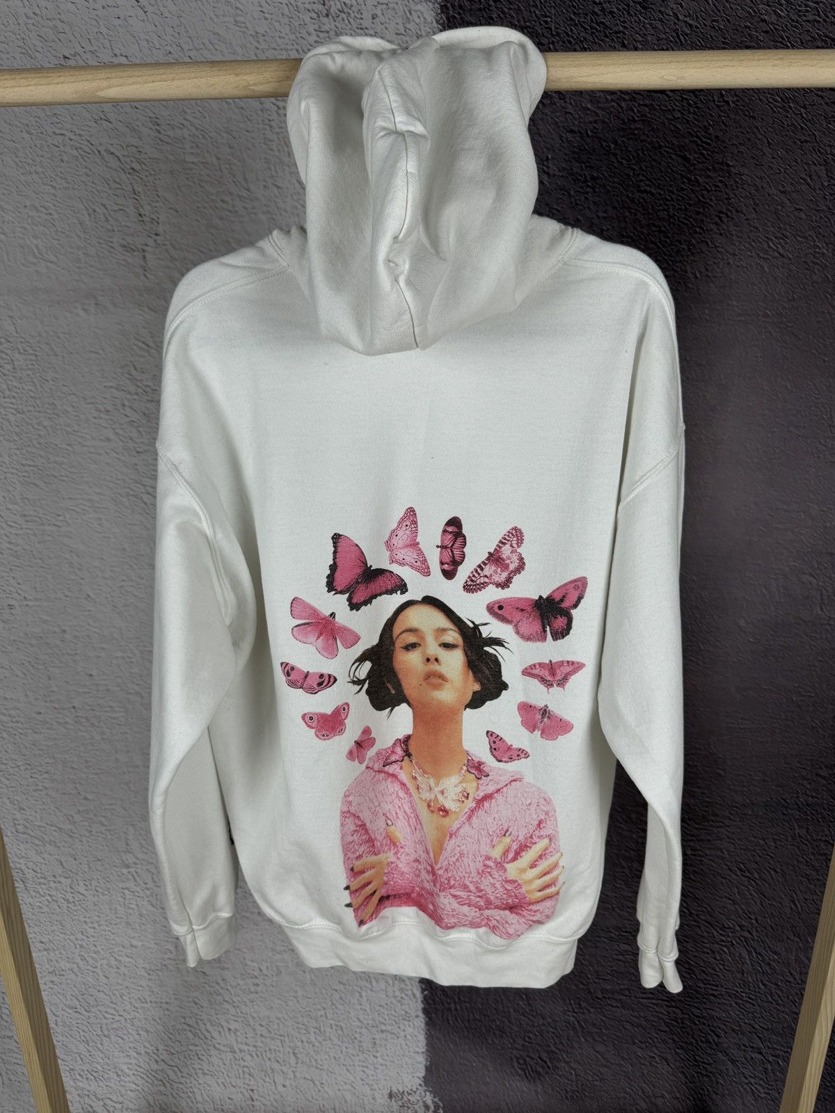 Band Tees Olivia Rodrigo Butterfly Sour Tour Halo Hoodie made in UK Size US L / EU 52-54 / 3 - 2 Thumbnail