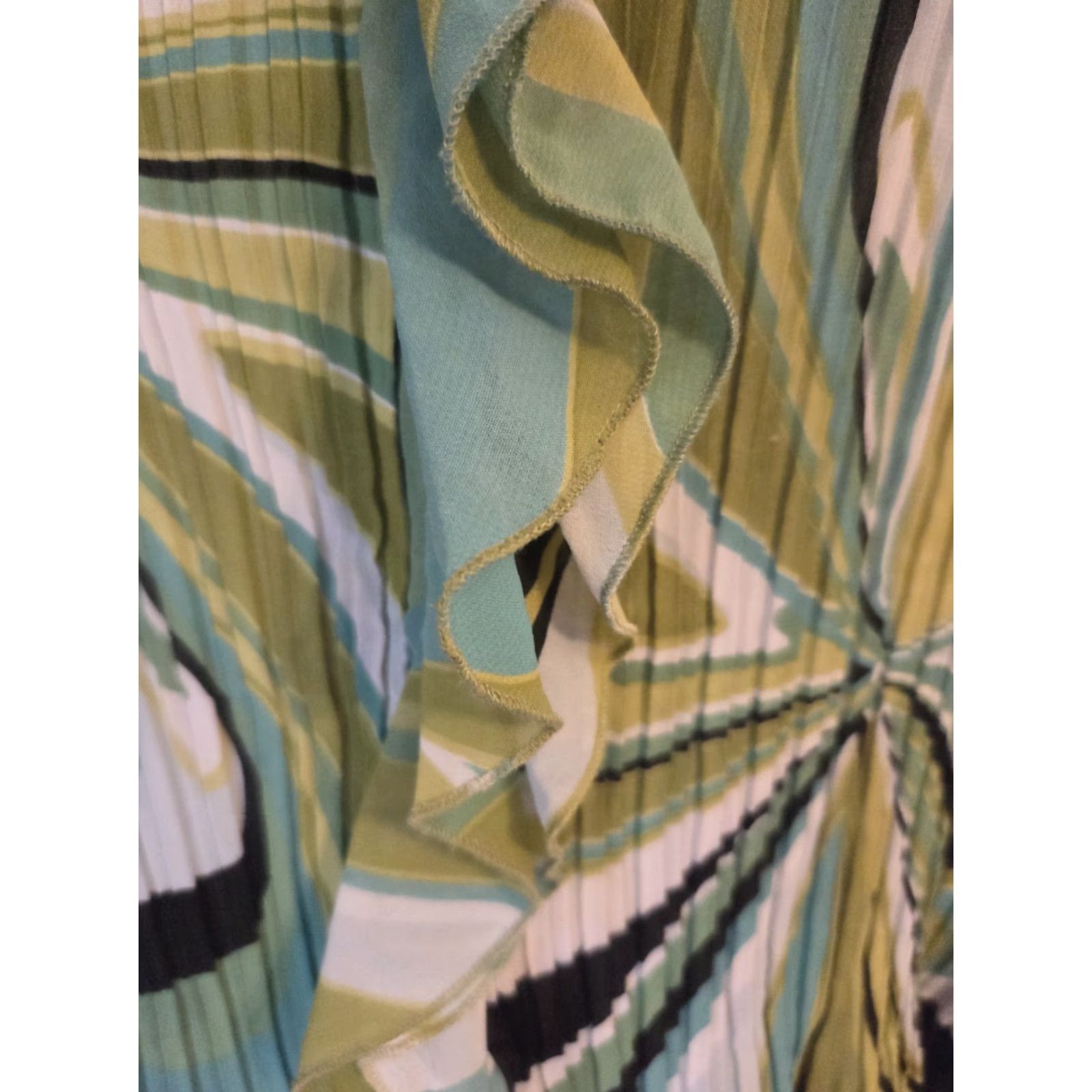 CO NEW YORK CITY DESIGN CO Blouse Abstract Ruffle Button-Up 3X Women Geometric Multicolor Short Flutter Sleeve V-neck Button 3X Blouse Size XXL / US 16-18 / IT 52-54 - 2 Thumbnail