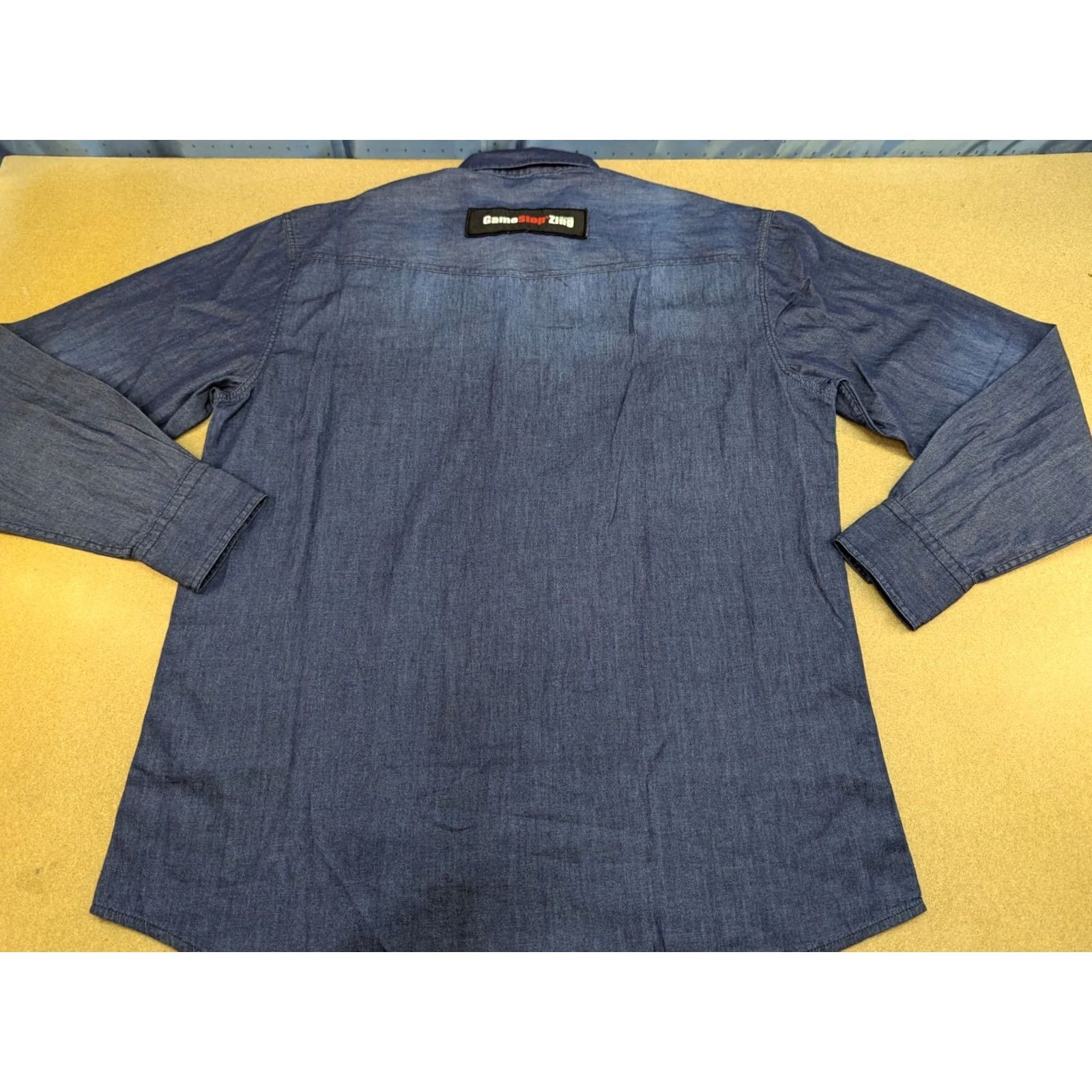 Denime Audes Gamestop Zing Pop Culture Button Up Shirt Denim L Australia Men Blue Cotton Denim Shirt Long Sleeve Button-Up Casual Pocketed collared Mens 90s? Size US L / EU 52-54 / 3 - 2 Thumbnail