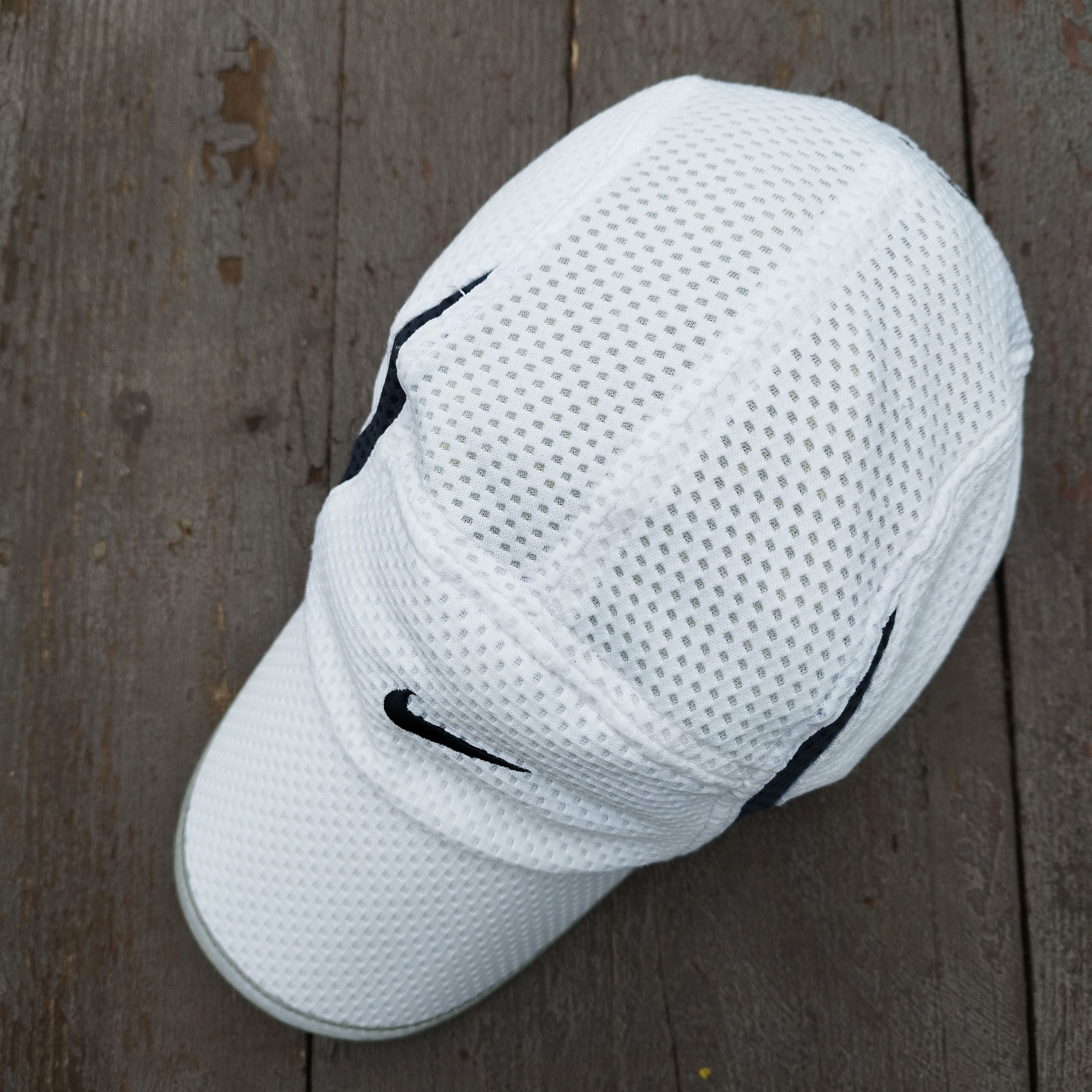 Nike Nike Mesh Running Cap Adjustable High-Visibility Ultralight Size ONE SIZE - 5 Thumbnail