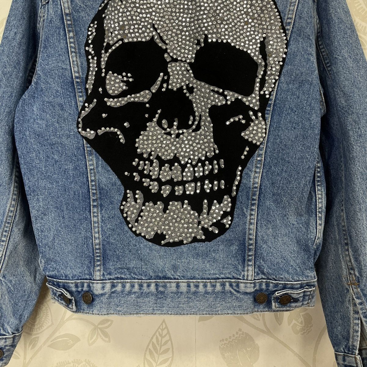 LVC × Levi's Vintage Clothing × Vintage Vintage Levis Trucker Denim Jacket Distressed Skull Patches Size US M / EU 48-50 / 2 - 14 Thumbnail