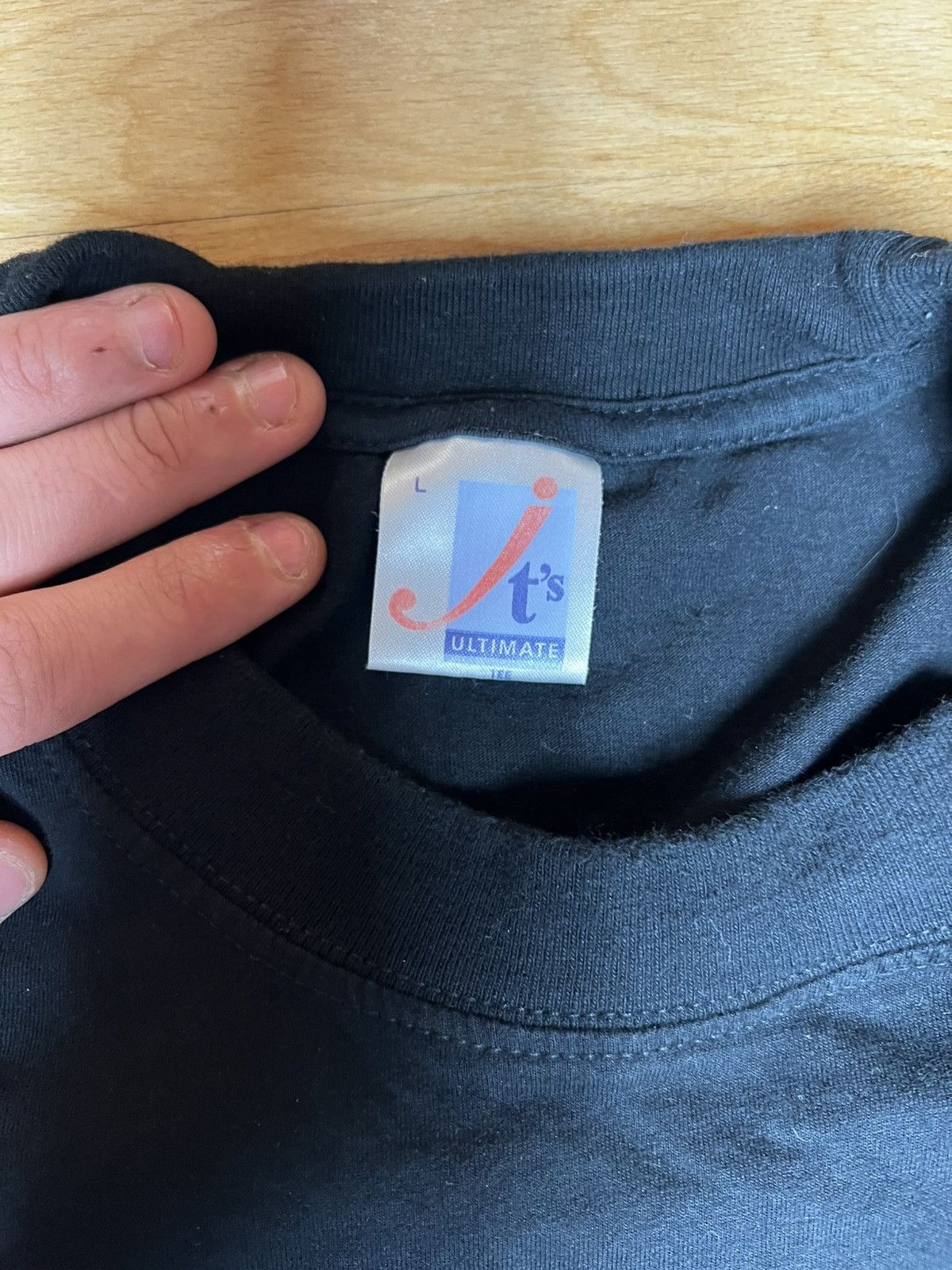 Merc × Vintage Selling a very old T-shirt, most likely 1980s merch, Size US XL / EU 56 / 4 - 7 Thumbnail