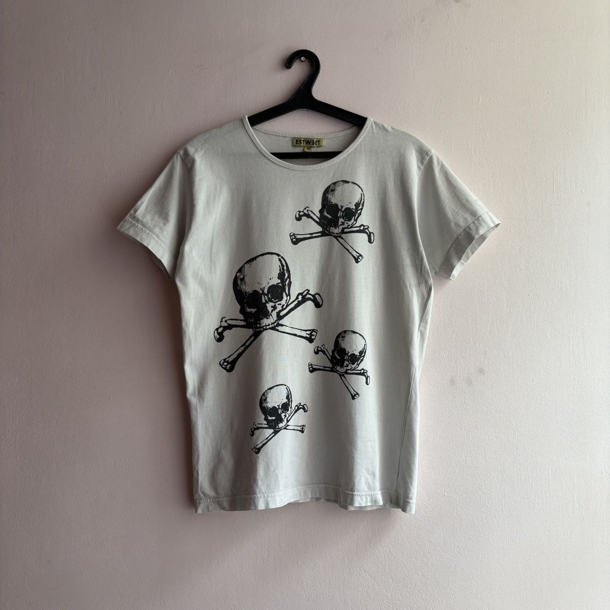 Japanese Brand ESTWEST Japanese Brand Skulls & Crossbones Slim Fit T-Shirt Size US M / EU 48-50 / 2 - 1 Thumbnail