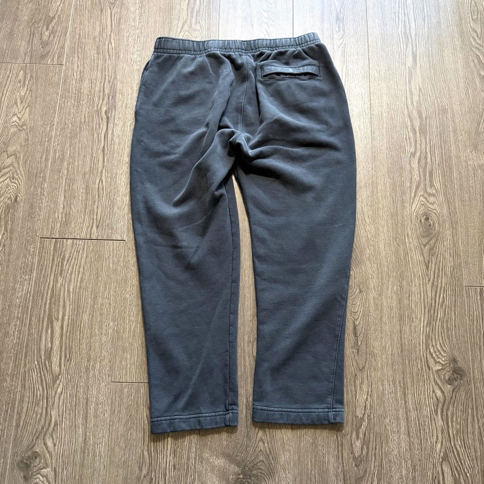 Nike Y2K Baggy Nike Sweatpants Mens Large Black Elastic Waist Pockets Swoosh Logo Size US 33 - 5 Thumbnail