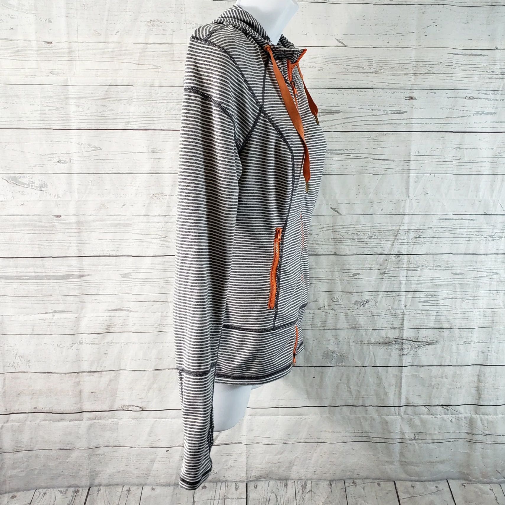 Vintage Zella Womens Athletic Jacket XS Gray Orange Striped Hooded Thumbholes Jacket Womens XS Gray Striped Hooded Thumbholes Size XS / US 0-2 / IT 36-38 - 3 Thumbnail
