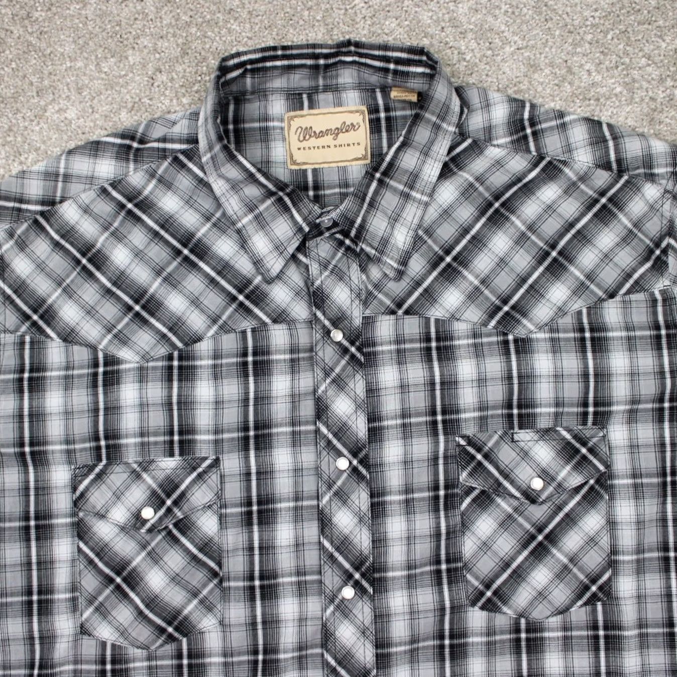Wrangler Wrangler Shirt Mens 3XL Black/White Plaid Cotton/Poly Western S/S Button-Up, Casual, Workwear, 3XL Mens, Western Theme, Regular Fit, Knit Fabric Size US XXL / EU 58 / 5 - 5 Thumbnail