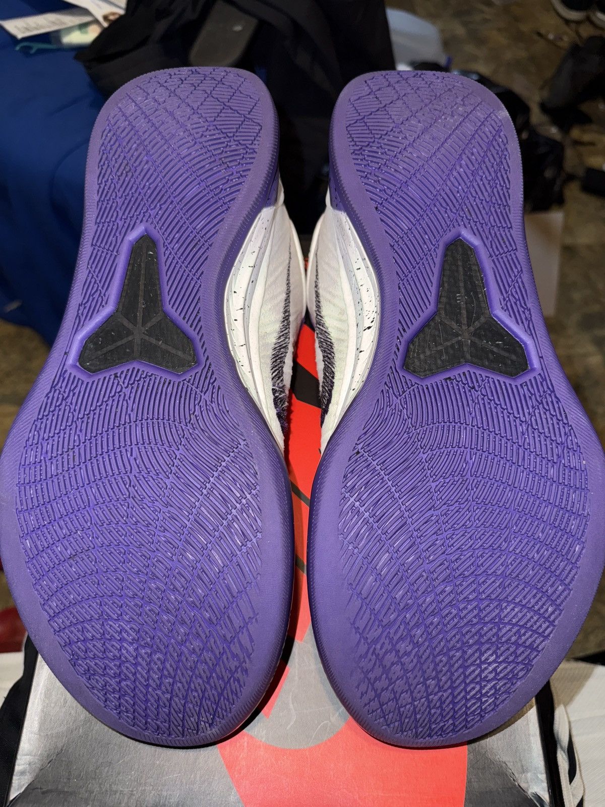 Nike Nike Kobe A.D. Mid Baseline White Court Purple Size 13 Used Size US 13 / EU 46 - 3 Thumbnail