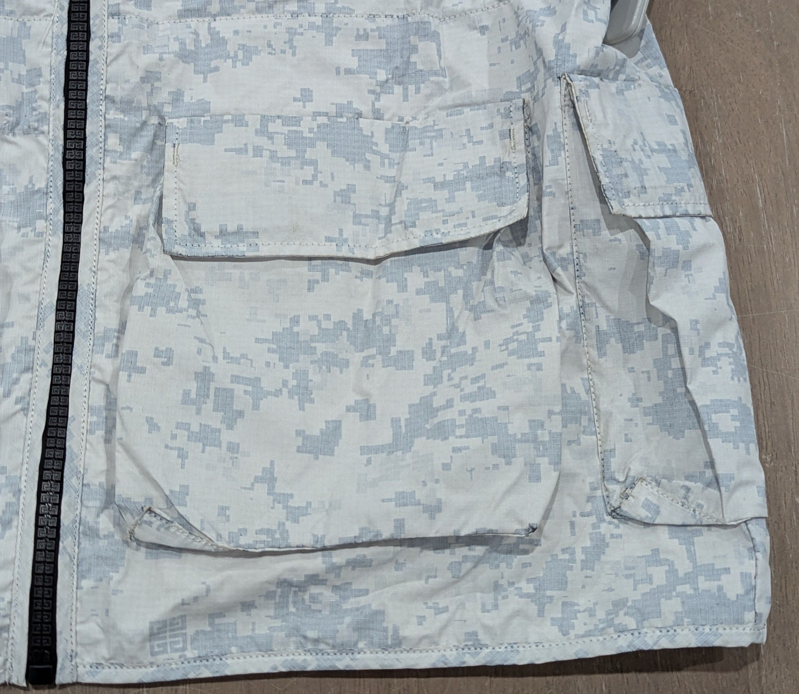 Givenchy GIVENCHY Lightweight V-Cargo Vest Gray 50 Size US M / EU 48-50 / 2 - 4 Thumbnail