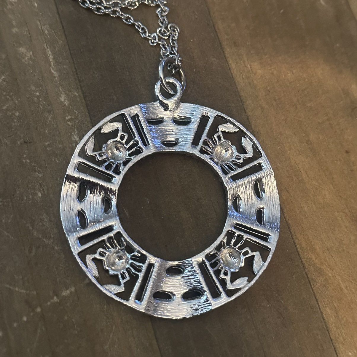 Vintage Vintage Cancer zodiac astrology medallion pendant necklace Size ONE SIZE - 4 Thumbnail