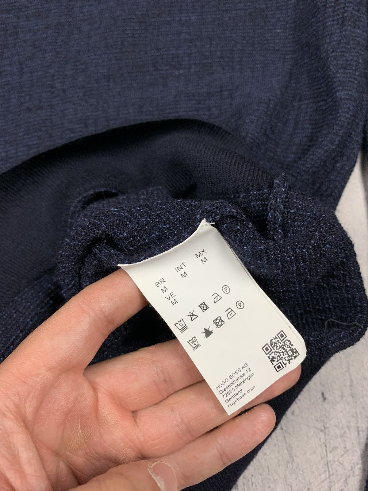 Hugo Boss Hugo Boss Finest Italian Yarn Slim Fit Sweater V-Neck luxury Size US M / EU 48-50 / 2 - 6 Thumbnail