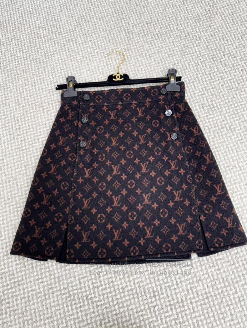 Louis Vuitton Louis Vuitton Wool Skirt Size 33" - 4 Thumbnail