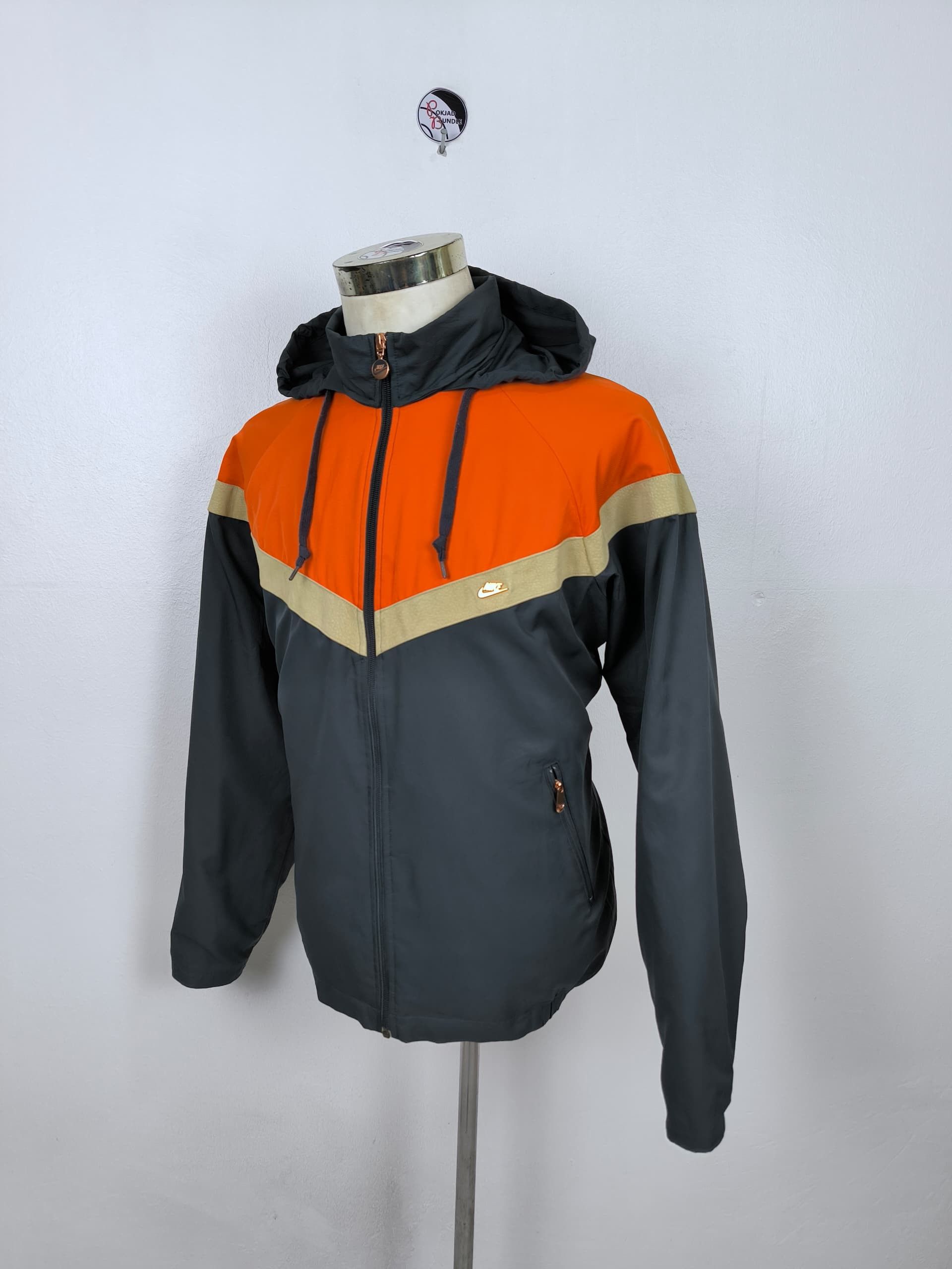 Nike Nike Vintage Athletic Jacket Size US M / EU 48-50 / 2 - 3 Thumbnail