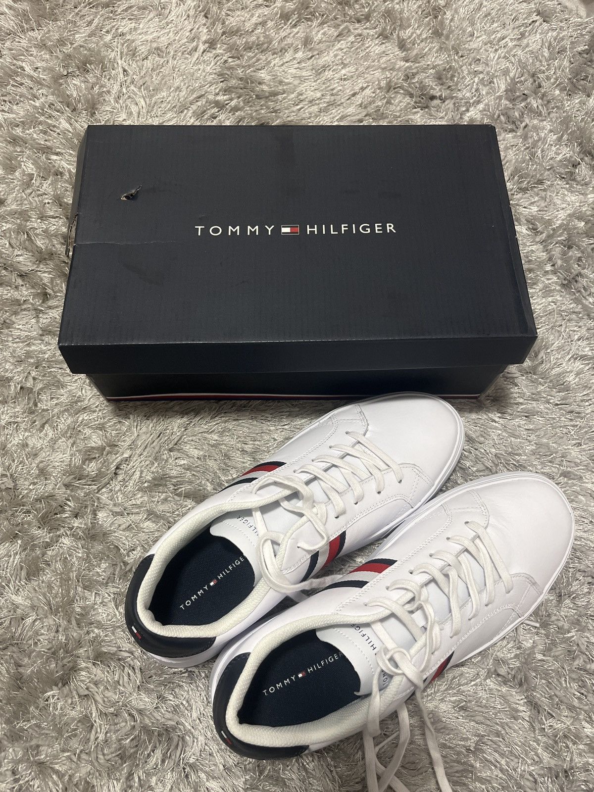 Tommy Hilfiger Tommy Hilfiger Brand New Sneakers Size US 11 / EU 44 - 1 Thumbnail