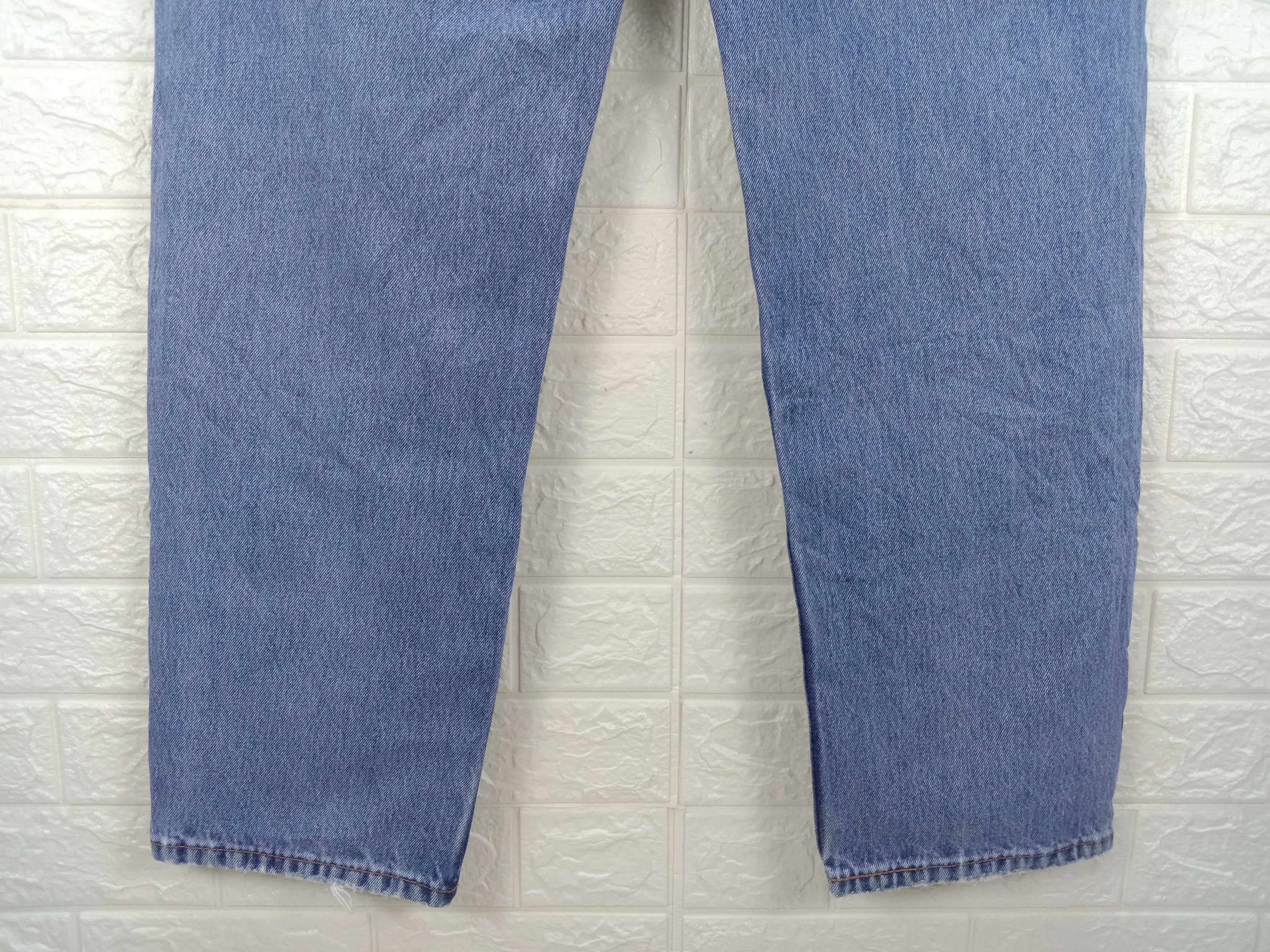Levi's Vintage Levi's 550 Jeans Blue Wash Relaxed Fit Denim Size US 33 - 8 Thumbnail