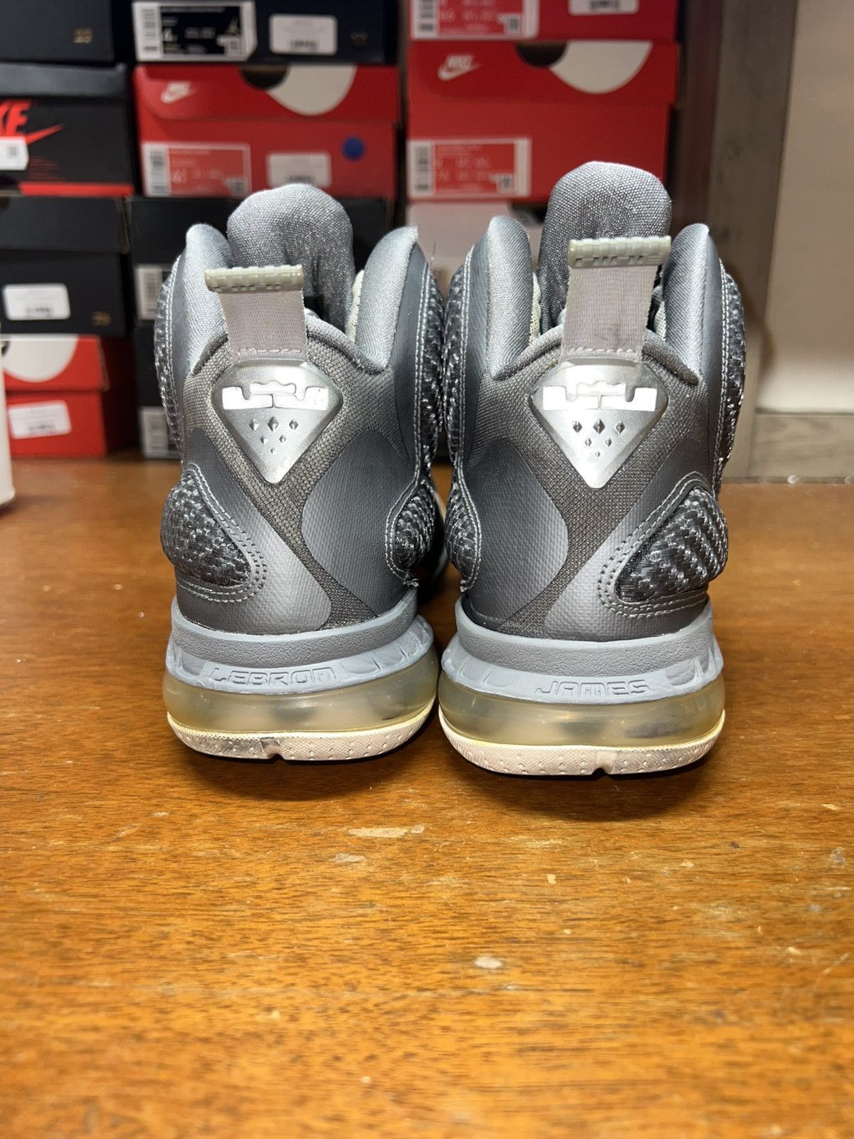 Nike Lebron 9 Cool Grey size 7.5 Size US 7.5 / EU 40-41 - 5 Thumbnail