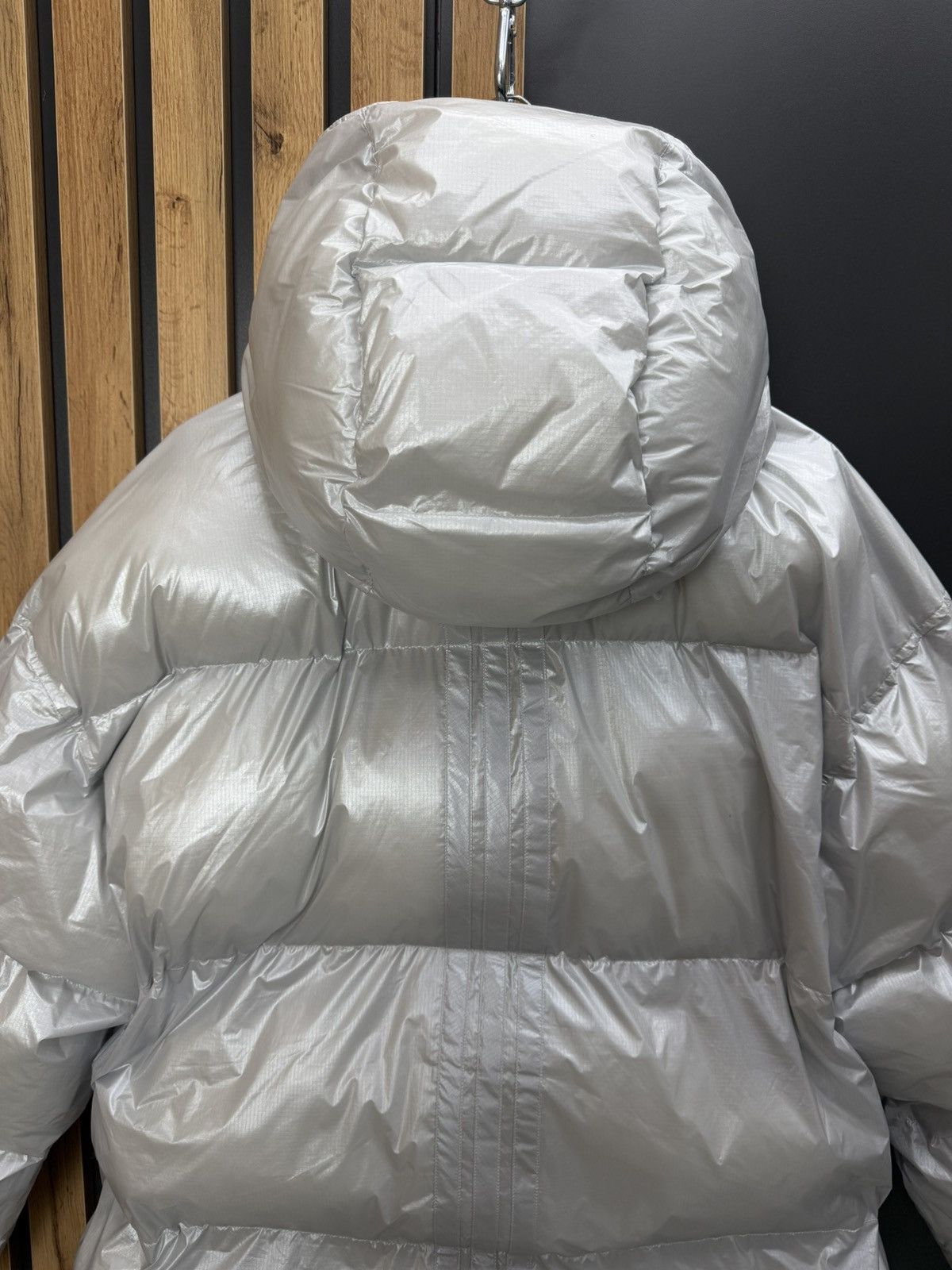 Adidas Adidas x Moon Boot Puffer Jacket Metallic Silver Size US L / EU 52-54 / 3 - 14 Thumbnail