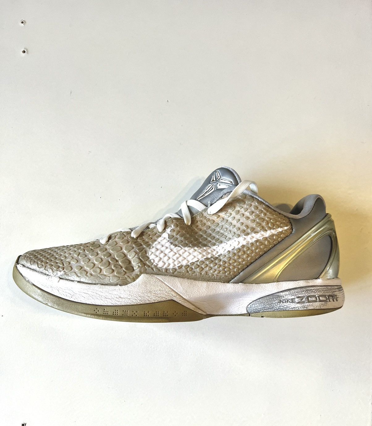 Nike Nike Kobe 6 Metallic Silver Size US 10.5 / EU 43-44 - 2 Thumbnail