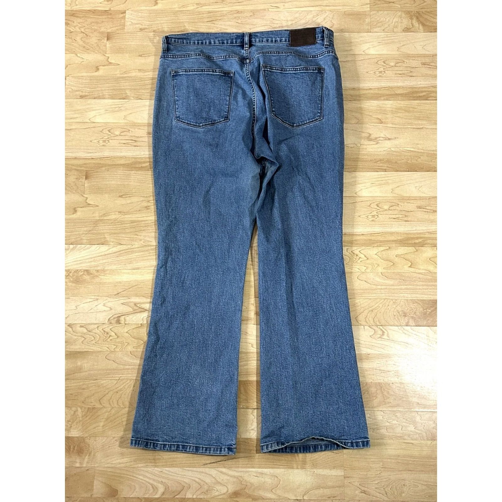 Ralph Lauren LRL Lauren Classic Bootcut Stretch Medium Wash Denim Jeans Sz 12 Women Regular Belt Loops 5-Pocket Style Bootcut Size 34" / US 12 / IT 48 - 2 Thumbnail