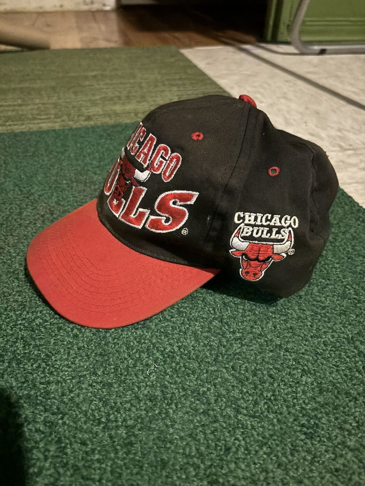 NBA × Vintage Vintage NBA Chicago Bulls The G Cap Strapback Size ONE SIZE - 2 Thumbnail