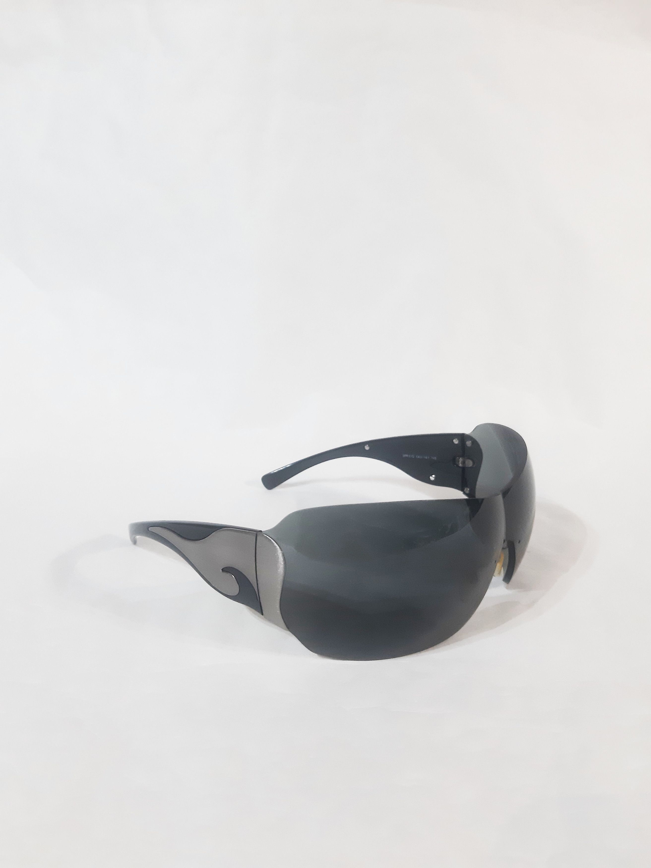 Prada Y2K Chrome Wave Black Sunglasses Vintage SS 2004 Size ONE SIZE - 2 Thumbnail
