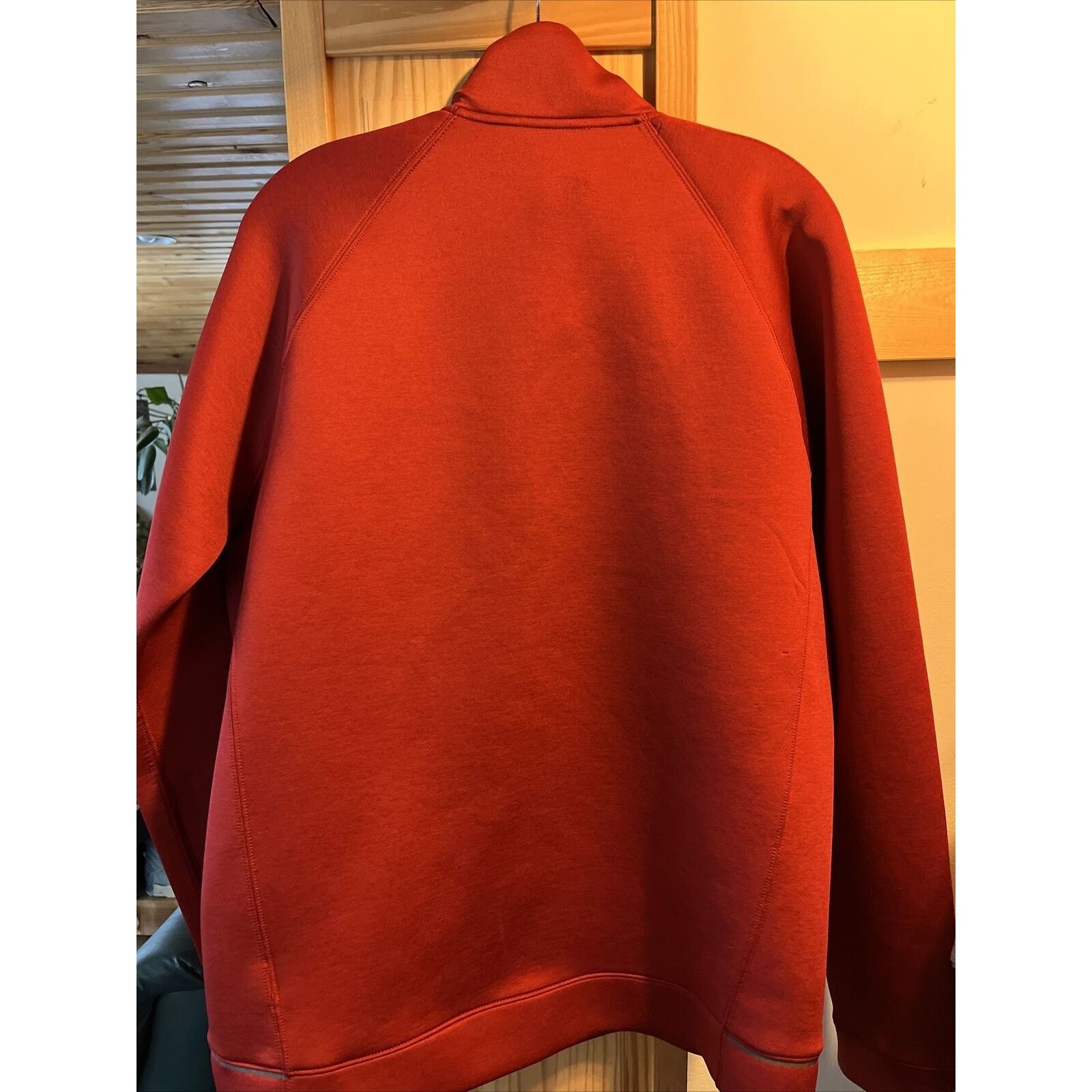 The North Face The North Face Mens L Red Long Sleeve Polyester Blend Jacket Size US L / EU 52-54 / 3 - 9 Thumbnail