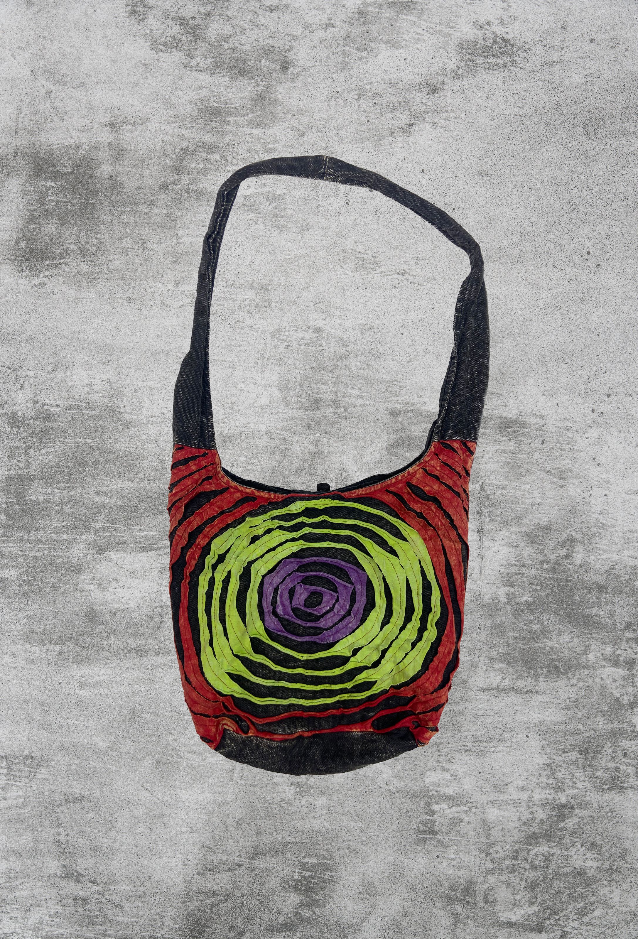 Vintage HANDMADE UPCYCLE AVANTGARDE TIE DYE RASTA TOTE BAG - № 6001 Size ONE SIZE - 1 Thumbnail