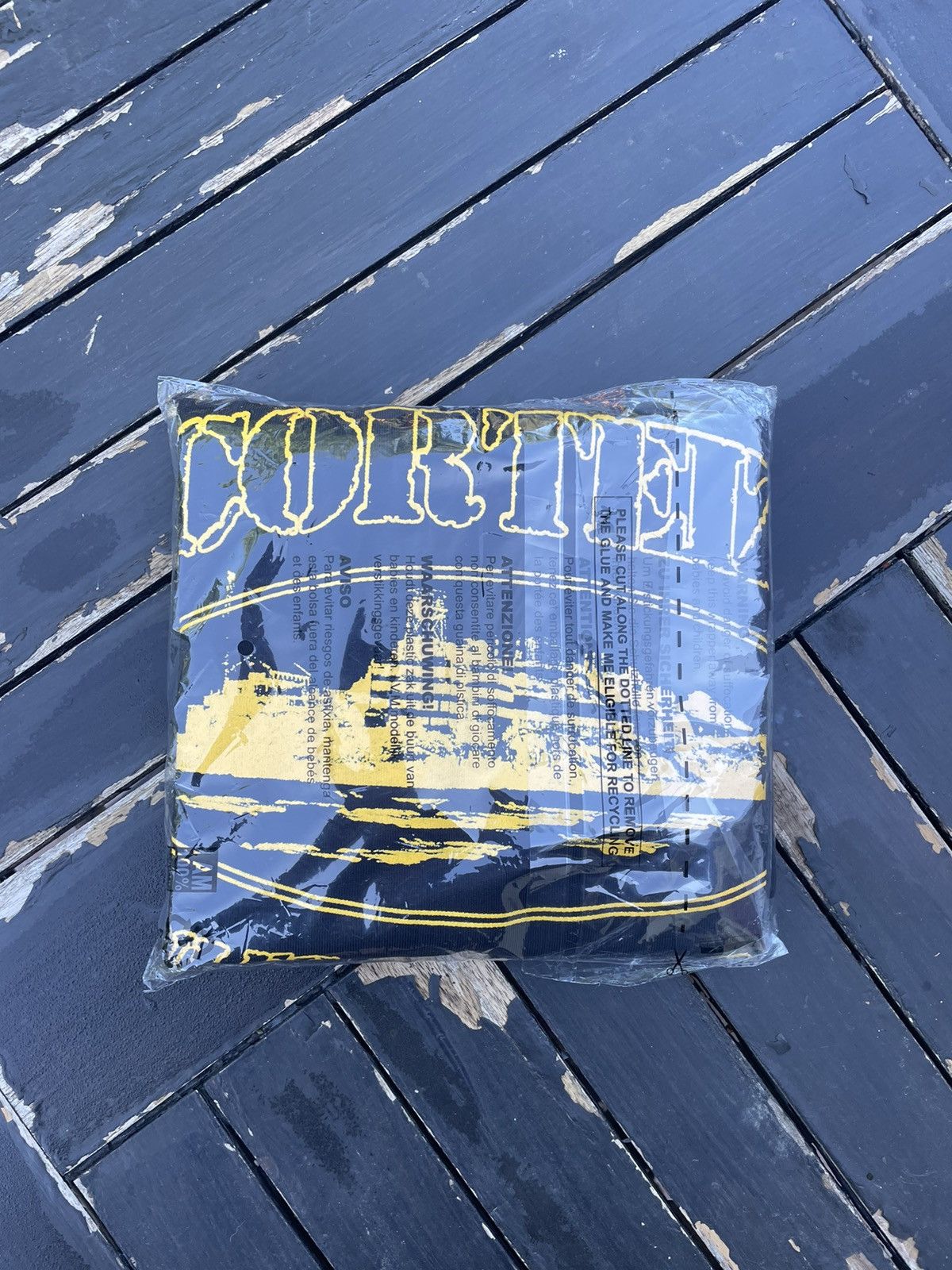 Corteiz - T shirt island Alcatraz black and yellow Size US M / EU 48-50 / 2 - 2 Thumbnail