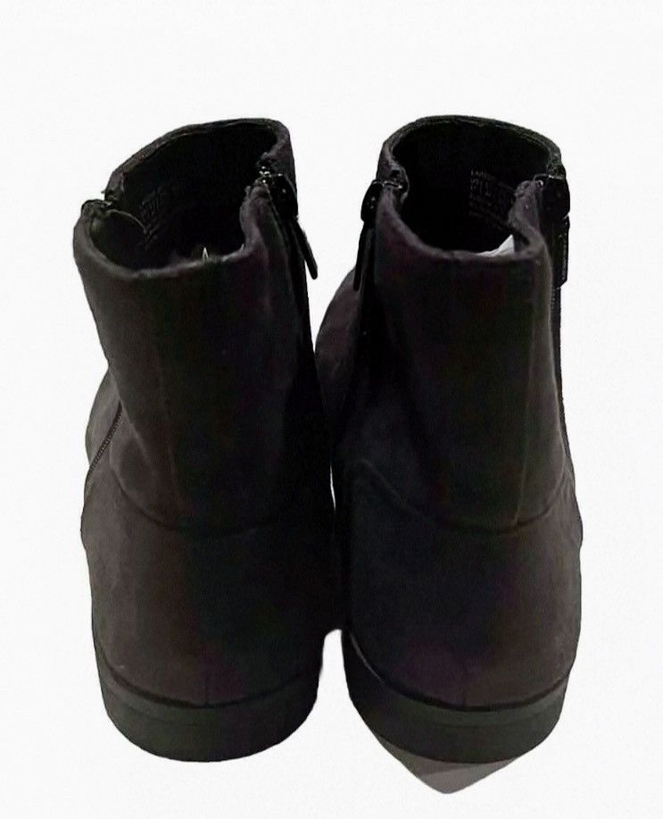 Calvin Klein CALVIN KLEIN DARK GREY LUCIANO SUEDE CHELSEA BOOTS Size US 11 / EU 44 - 4 Thumbnail