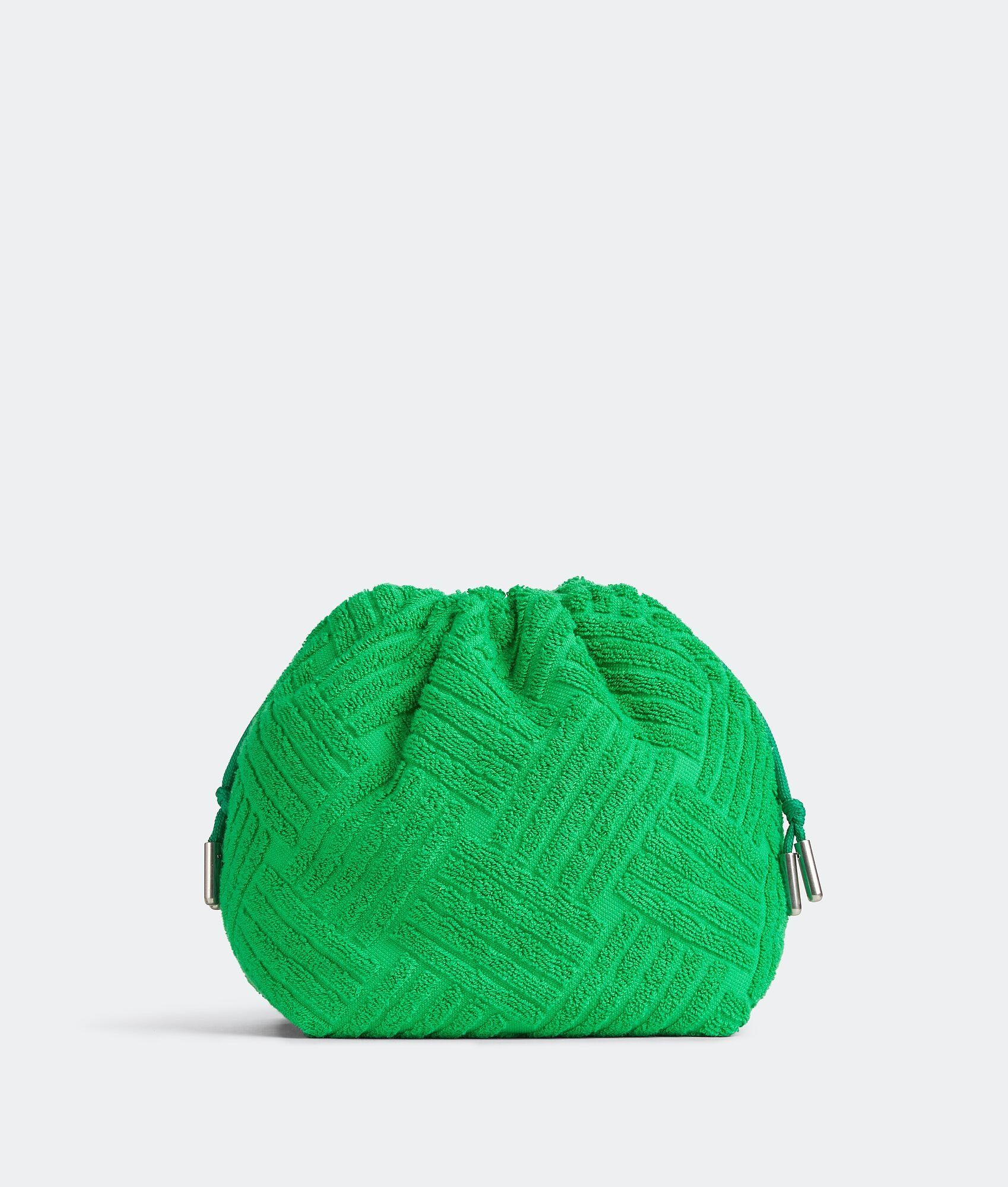 o1loc1c0325 Size: OS / 710050 Pouch in Green