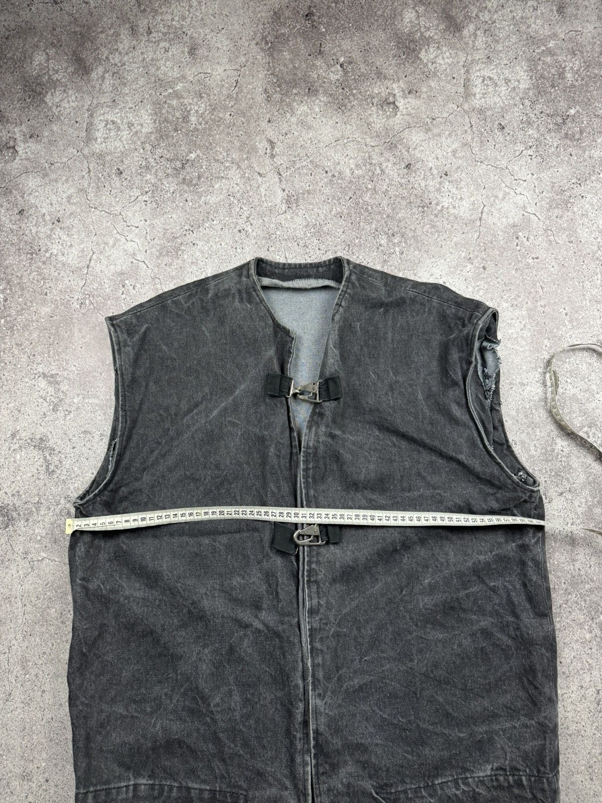 Japanese Brand Avant Garde Rick Owen’s Style Washed Carabiner Denim Vest Size US XL / EU 56 / 4 - 4 Thumbnail