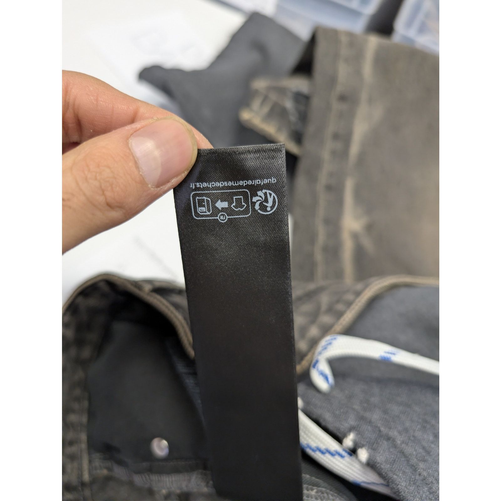Balenciaga o1rshd1 Hybrid Baggy Pants in Dirty Bath Water Size US 34 / EU 50 - 19 Thumbnail
