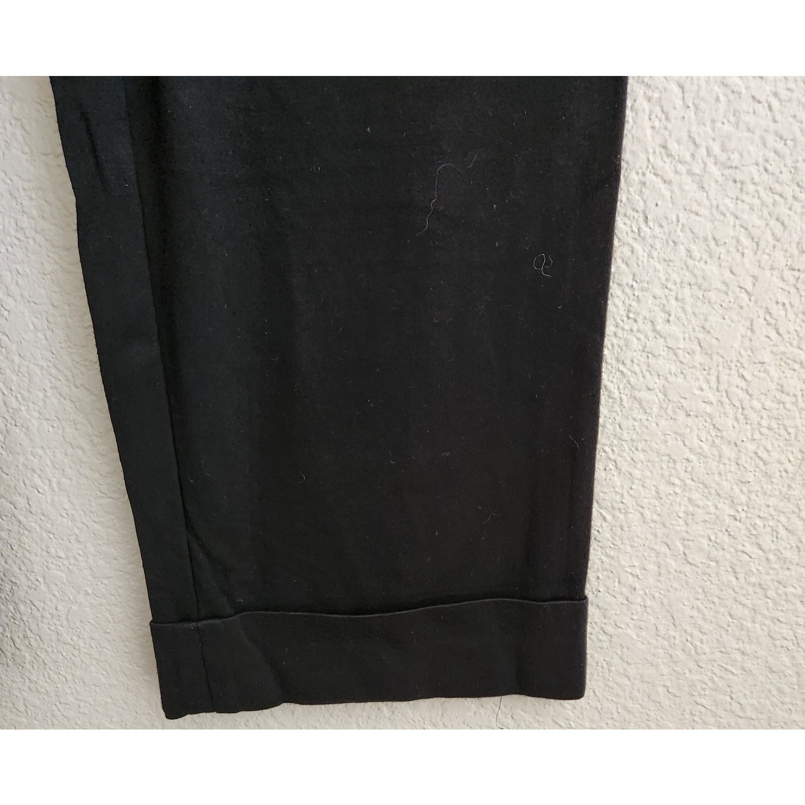 Other Chico's Black Flat Front Cropped Pants .5 XS Slashed Pockets Size 30" / US 8 / IT 44 - 2 Thumbnail