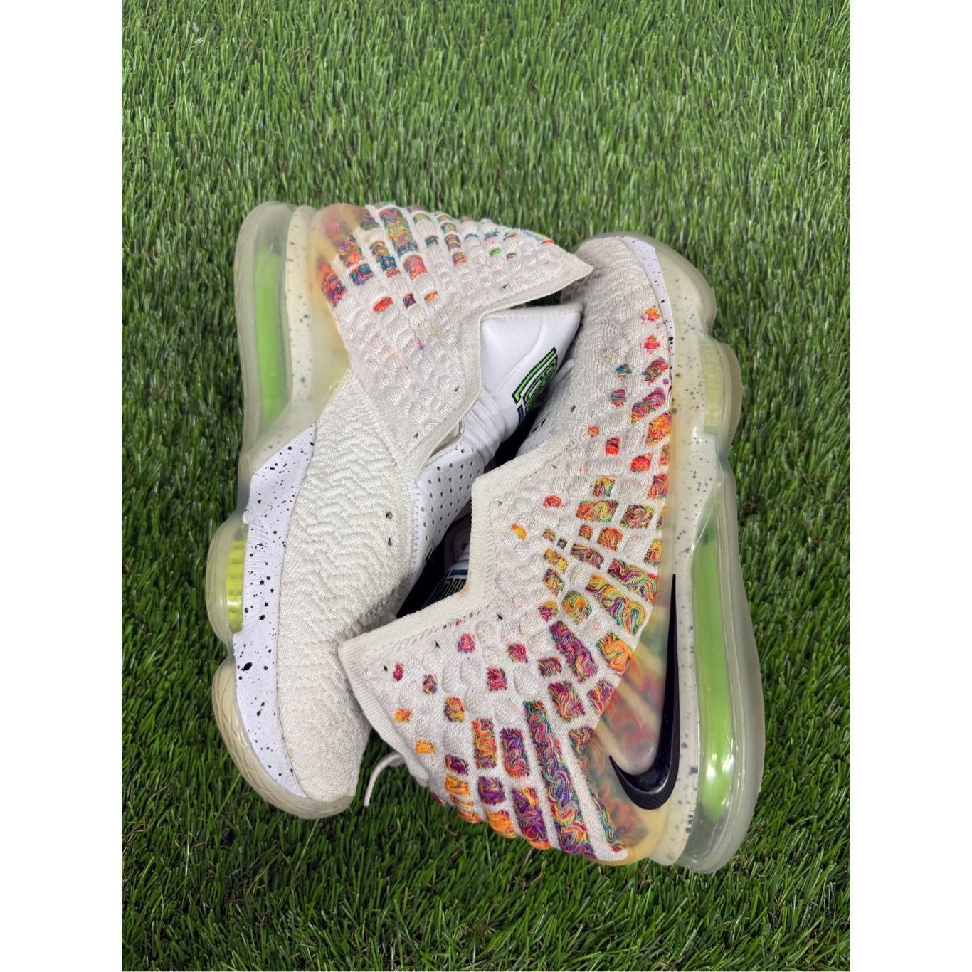 Nike Size 8.5 - Nike LeBron 17 Air Command Force White Basketball Size US 8.5 / EU 41-42 - 6 Thumbnail