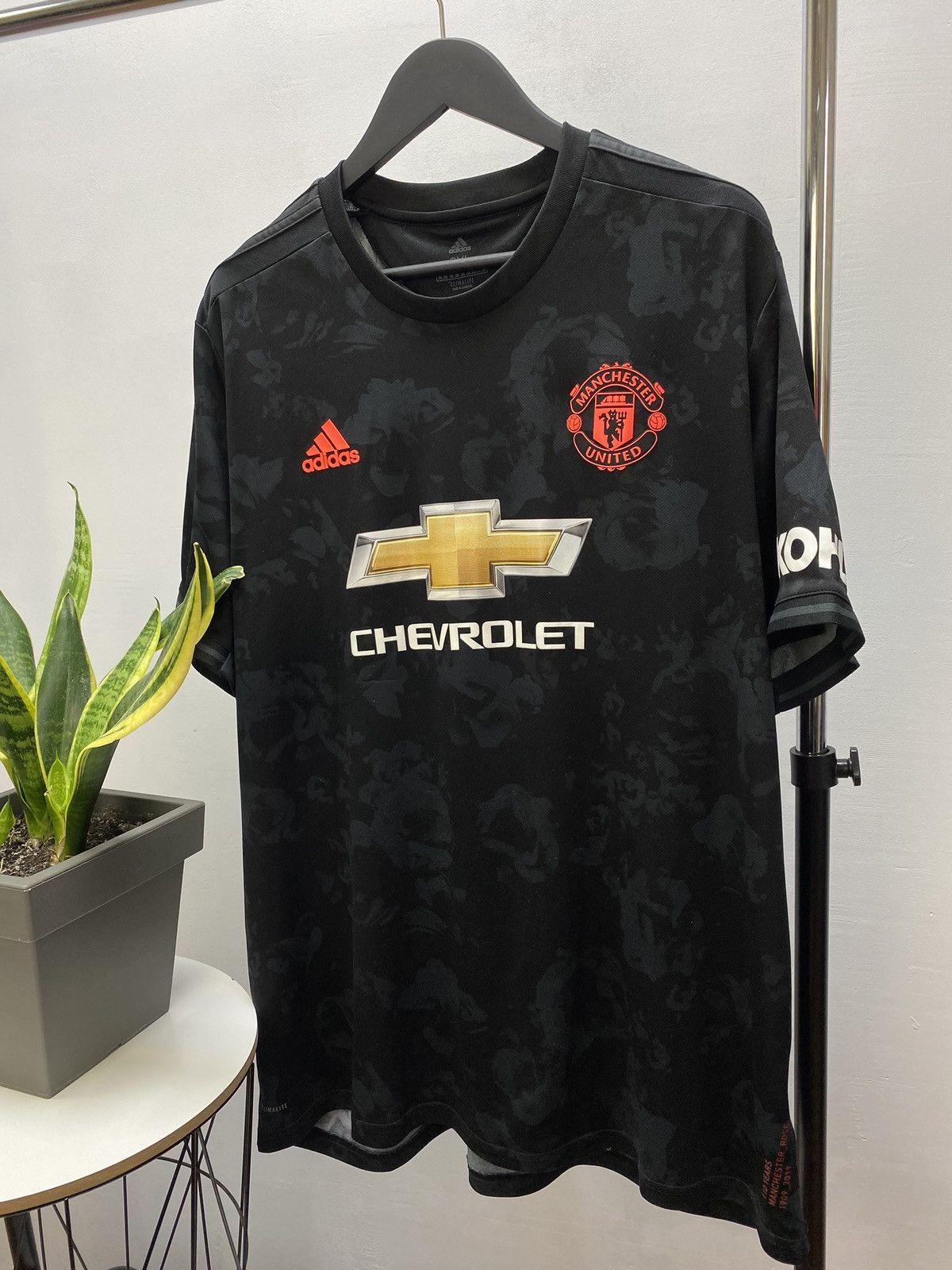 Adidas MANCHESTER UNITED ADIDAS 2019/2020 THIRD JERSEY Roses Size US XXL / EU 58 / 5 - 2 Thumbnail