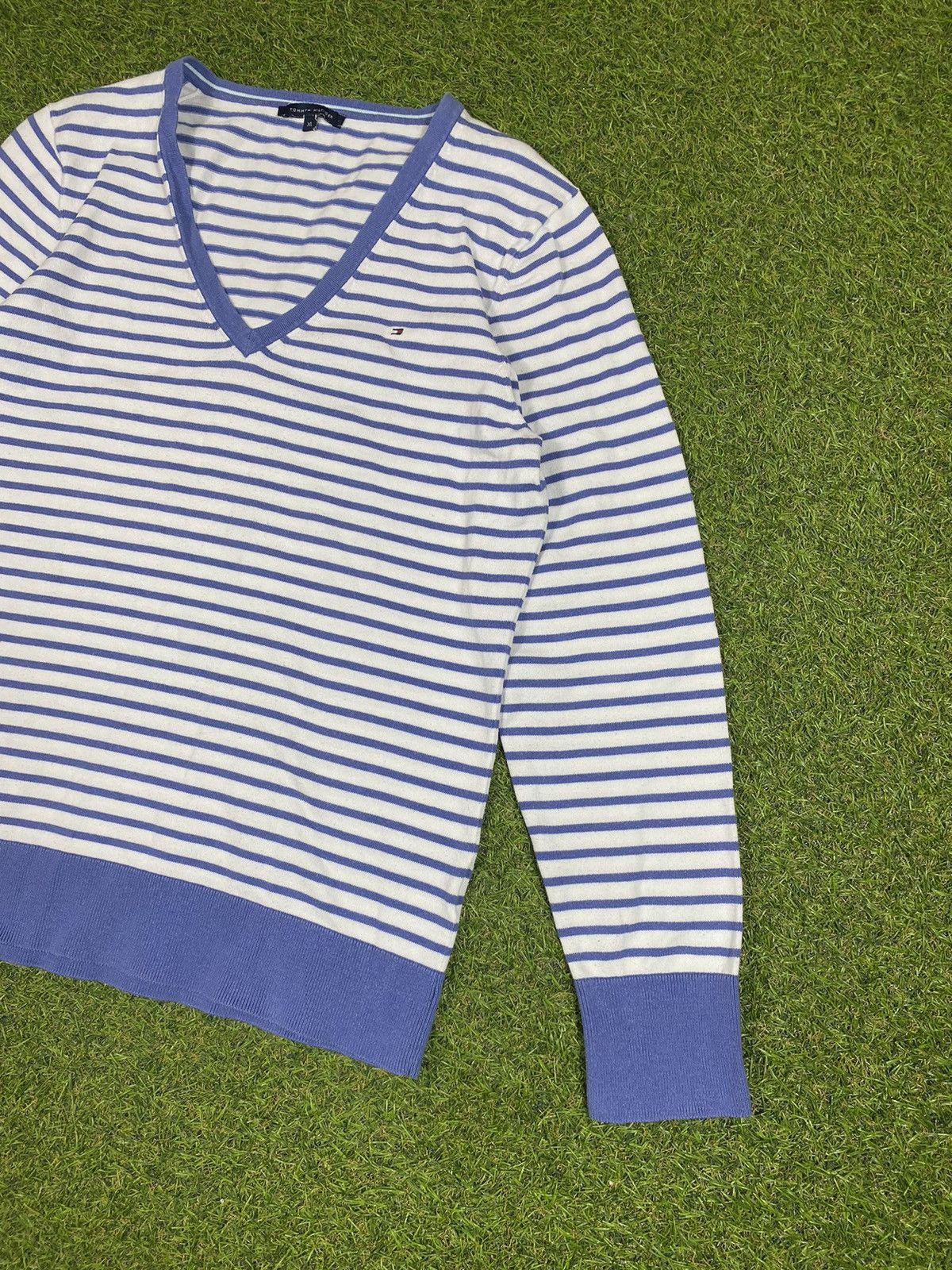 Tommy Hilfiger Vintage Y2K Tommy Hilfiger sweatshirt V-neck size XL Size XL / US 12-14 / IT 48-50 - 3 Thumbnail
