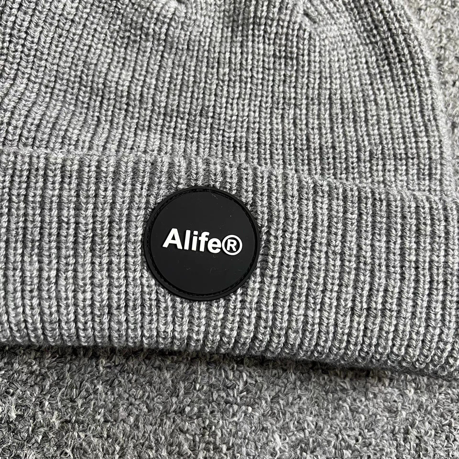 Alife Alife® Soft Rubber Patch Knitted Beanie Q7 Size ONE SIZE - 4 Thumbnail