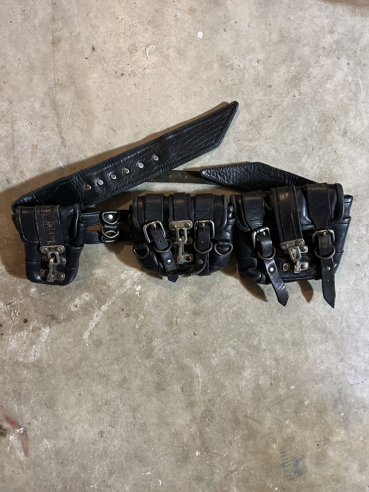 千*様 GINZI leather waist poach kmrii lgb KMRii X LGB STUDDED LEATHER CROSSBONES POUCH BELT Archive KMRii