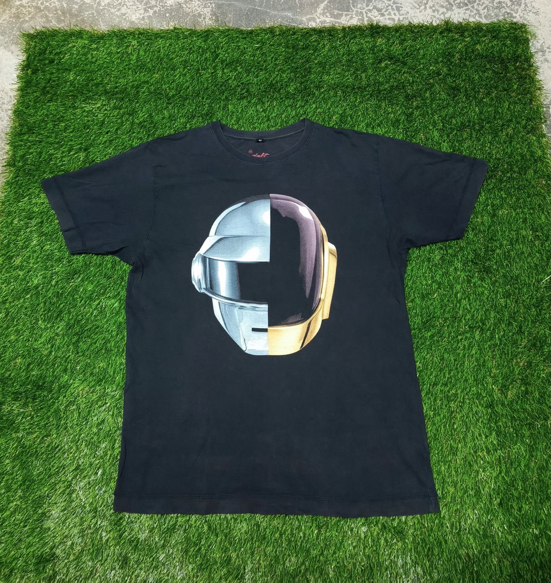 Band Tees Daft punk tee Size US M / EU 48-50 / 2 - 9 Thumbnail