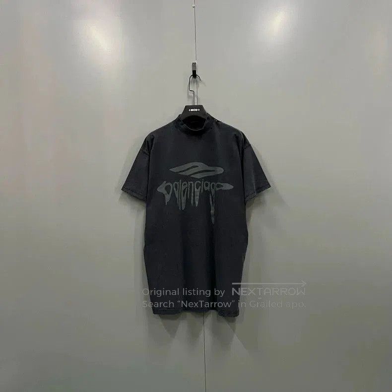 Balenciaga Balenciaga Distressed Logo Oversized Tee. Size US XXS / EU 40 - 1 Thumbnail