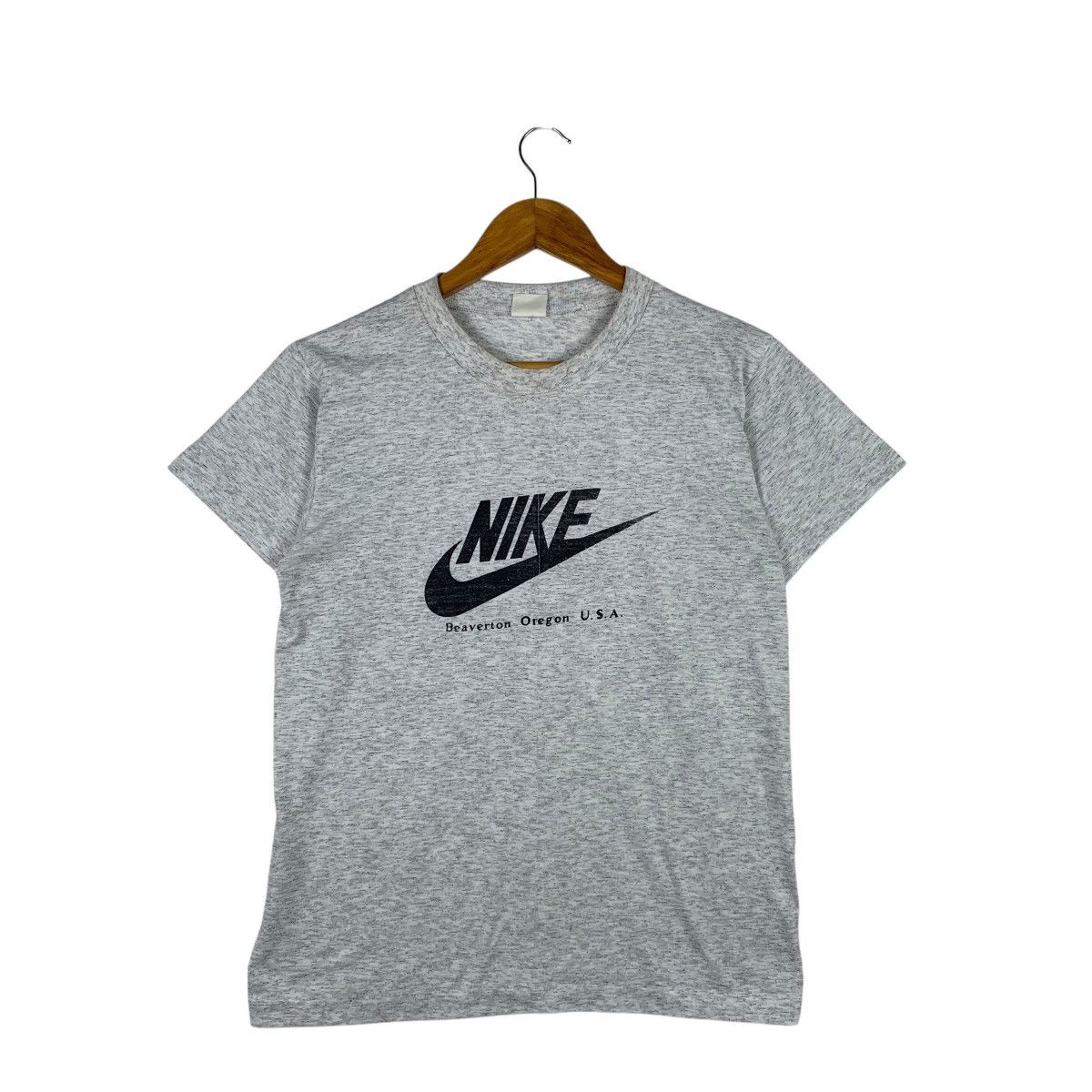 Nike × Vintage Vintage NIKE Swoosh Beaverton Oregon Usa Sportswear T-Shirt Size US S / EU 44-46 / 1 - 1 Thumbnail