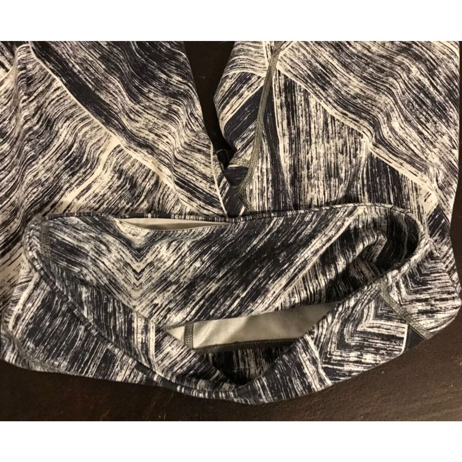 Lululemon Lululemon Wunder Under Crop II Full-On Luon Heat Wave Size 28" / US 6 / IT 42 - 3 Thumbnail