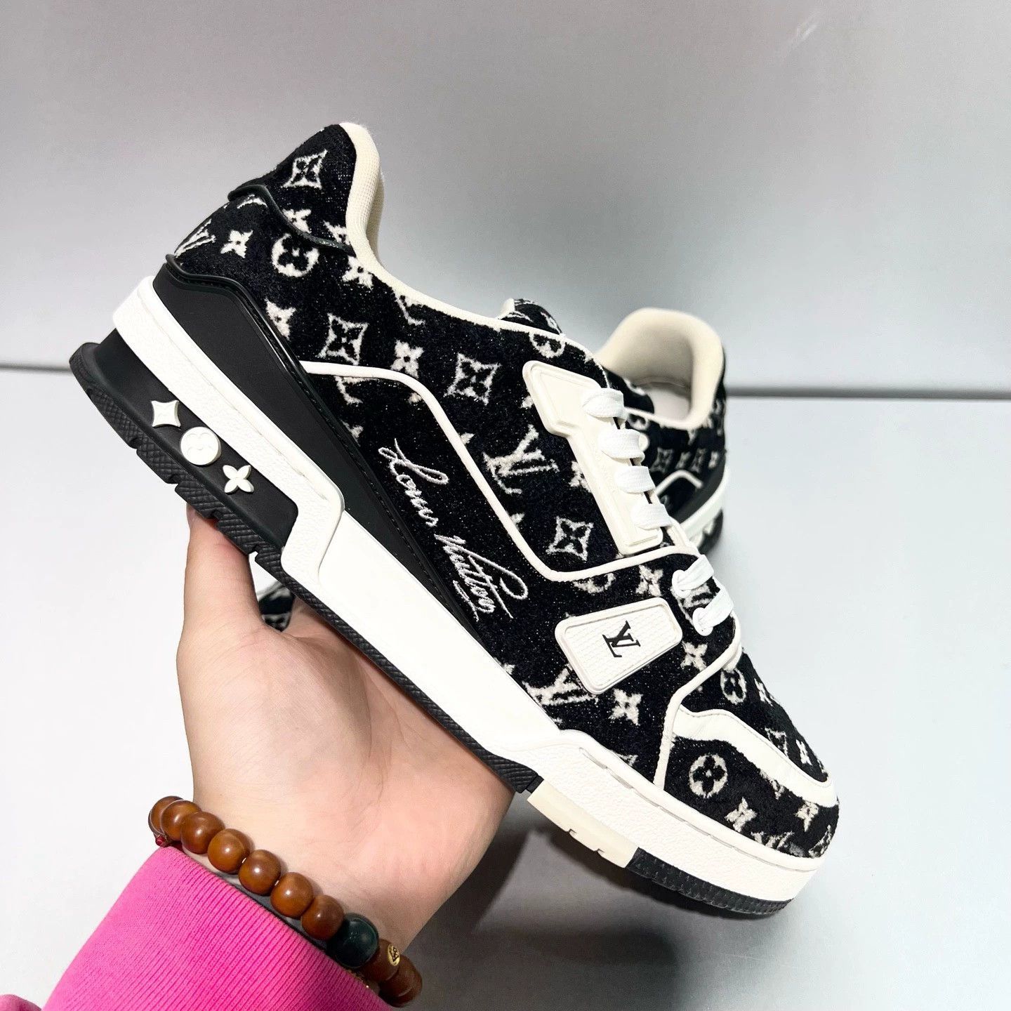 Louis Vuitton Louis Vuitton Suede All-over Monogram Canvas Sneakers Size US 8.5 / EU 41-42 - 3 Thumbnail