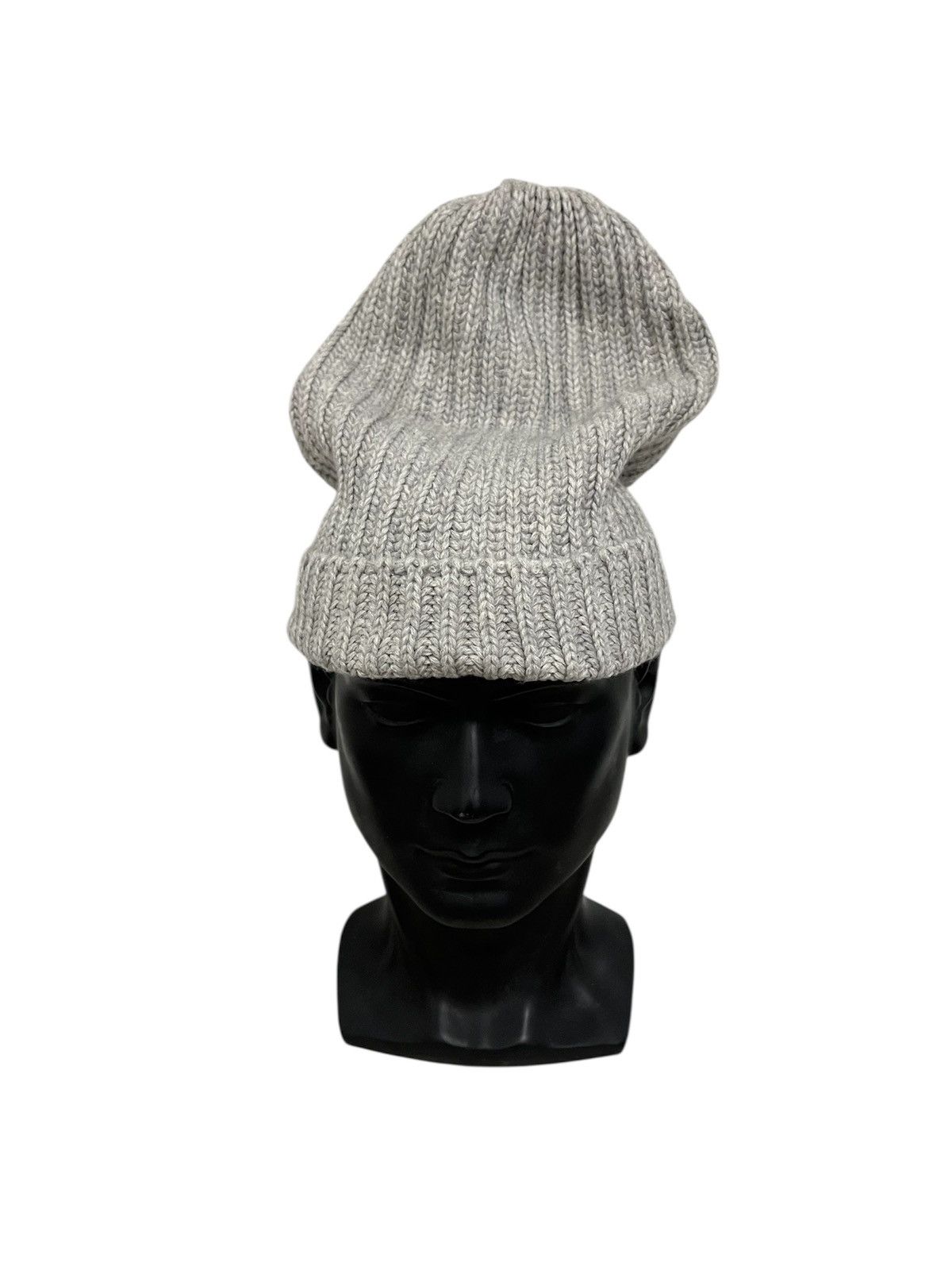Uniqlo Uniqlo Plain Beanie Hat Size ONE SIZE - 1 Thumbnail
