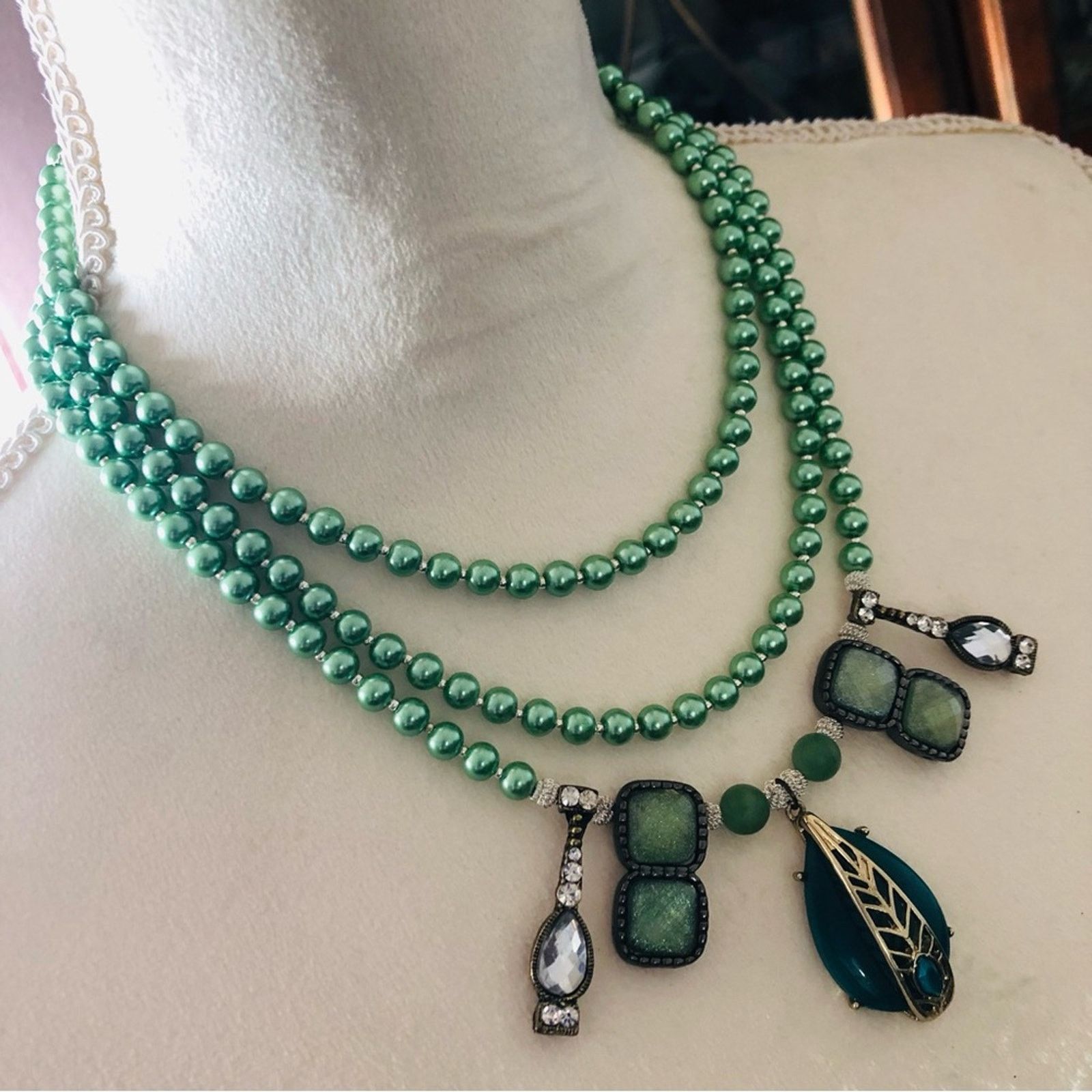 Handmade Handcrafted repurpose Pearl genuine emerald necklace Size ONE SIZE - 4 Thumbnail