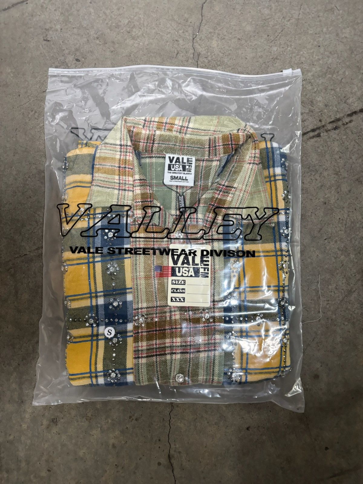 Vale Vale Forever Earth Day Flannel 'Green/Patchwork' Size US S / EU 44-46 / 1 - 8 Thumbnail